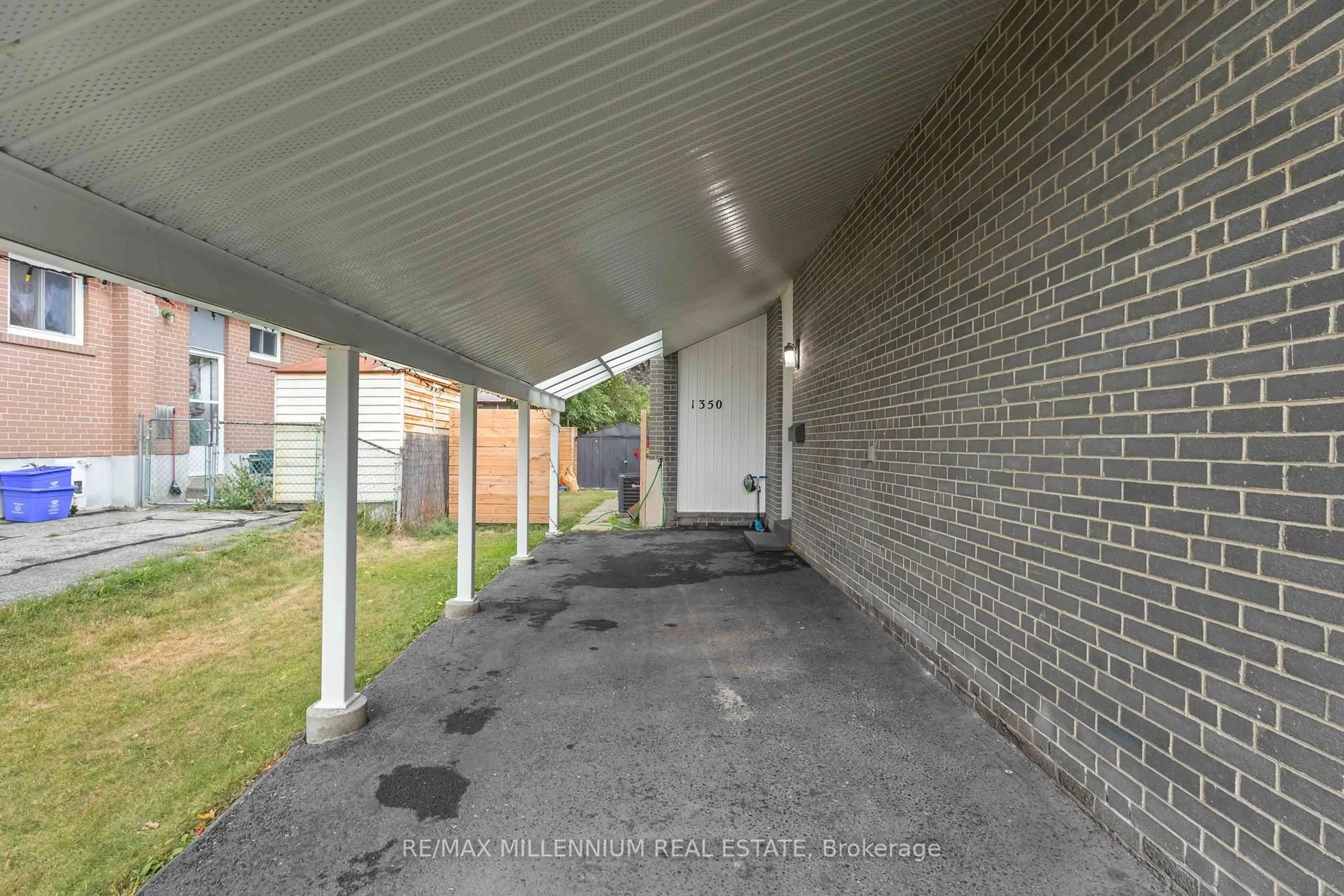 Patio, street for 1350 Tatra Dr, Pickering Ontario L1W 1K6