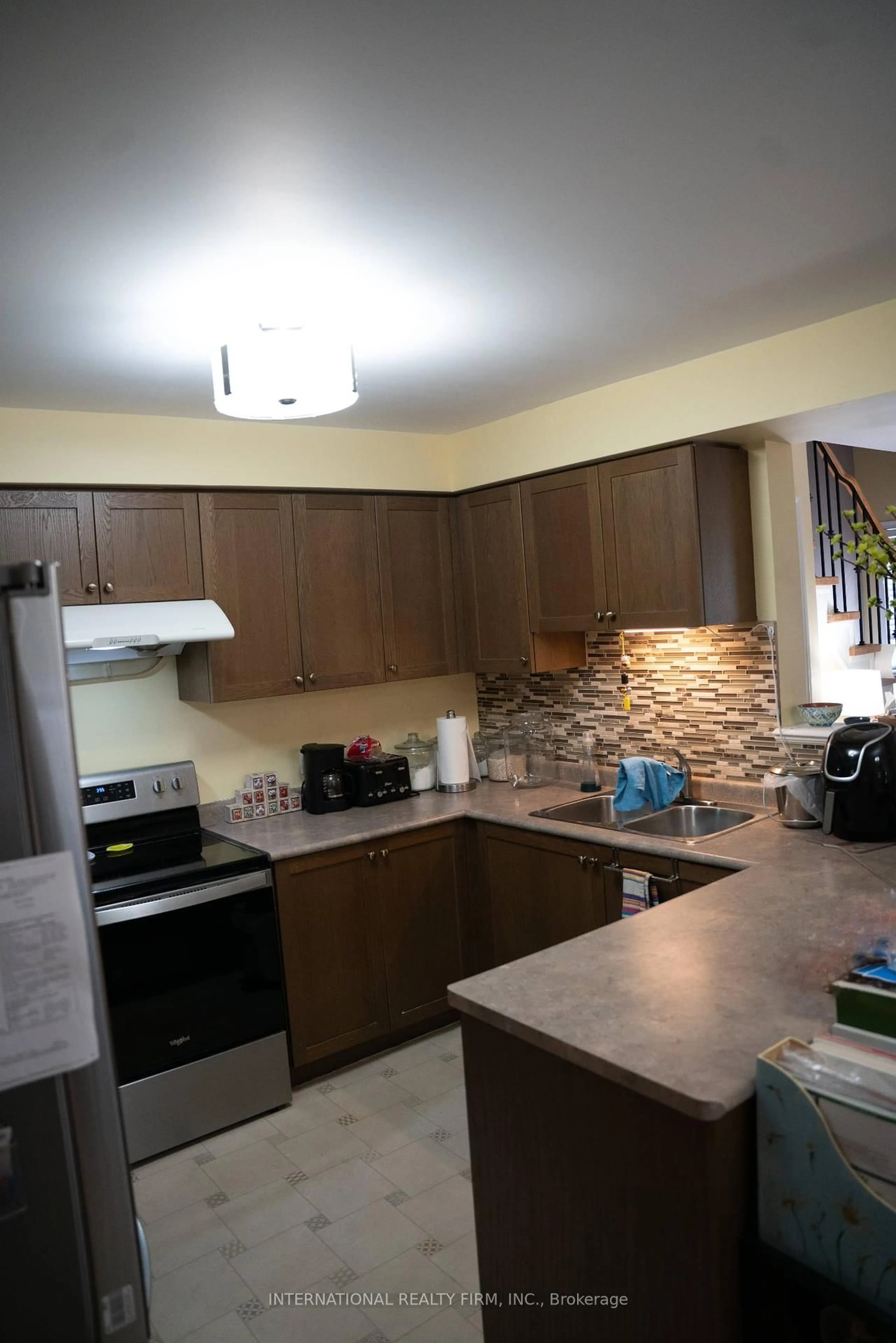 Standard kitchen, unknown for 1087 Ormond Dr #34, Oshawa Ontario L1K 0E7