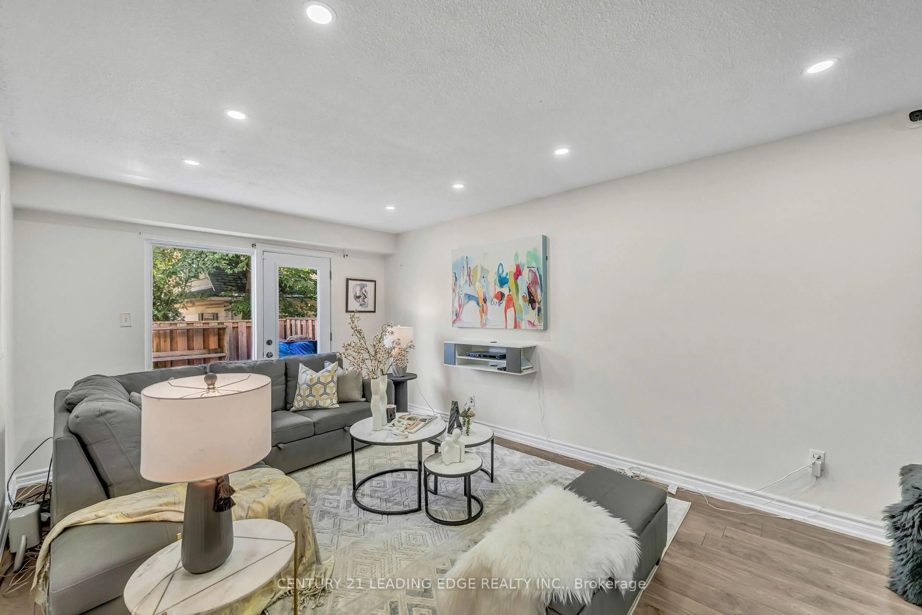Living room with furniture, unknown for 730 Cedar St #19, Oshawa Ontario L1H 4M6