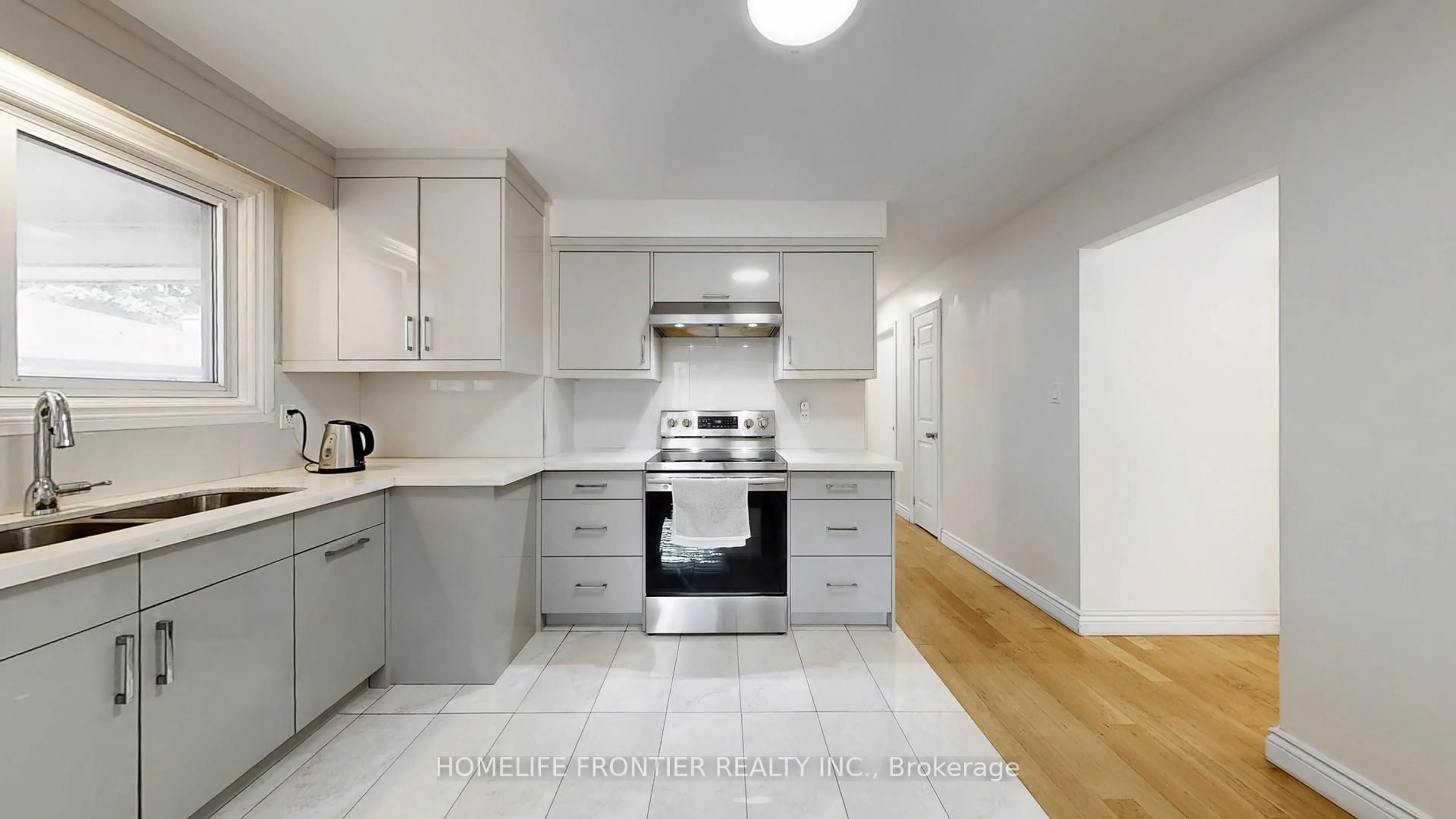 Standard kitchen, unknown for 20 Emperor St, Ajax Ontario L1S 1M7