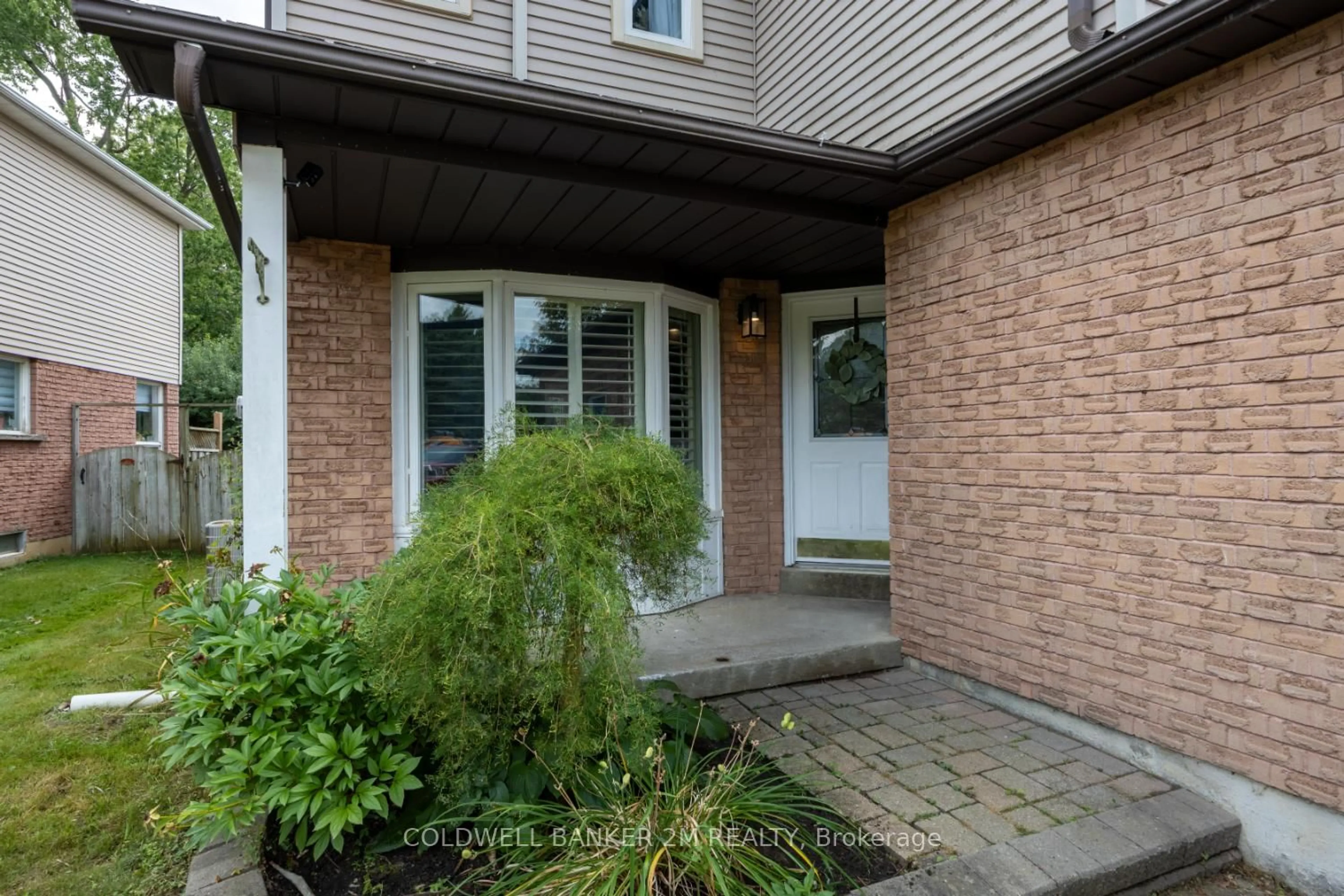 Unknown for 11 Parklawn Dr, Clarington Ontario L1E 1Y8