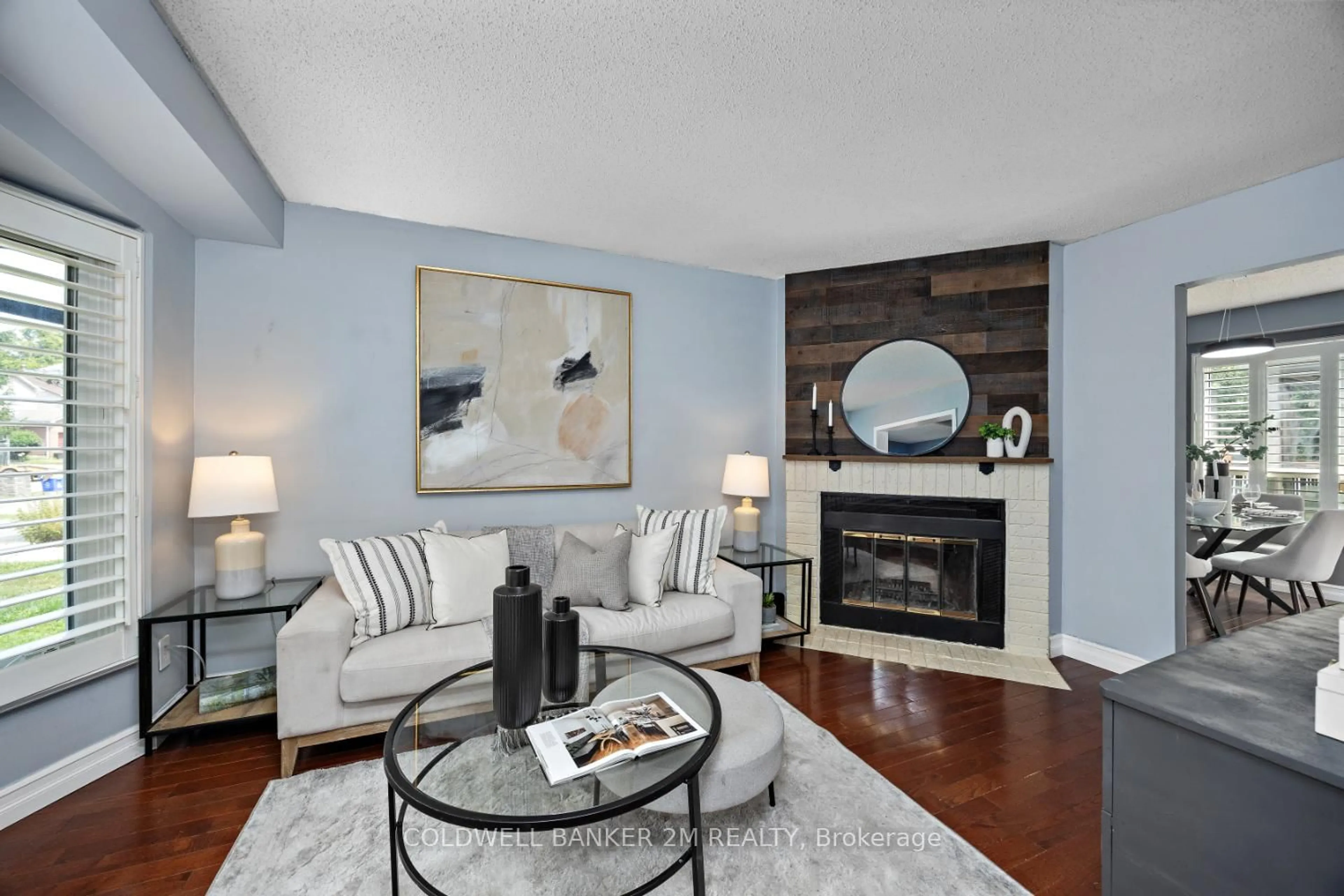 Living room with furniture, unknown for 11 Parklawn Dr, Clarington Ontario L1E 1Y8