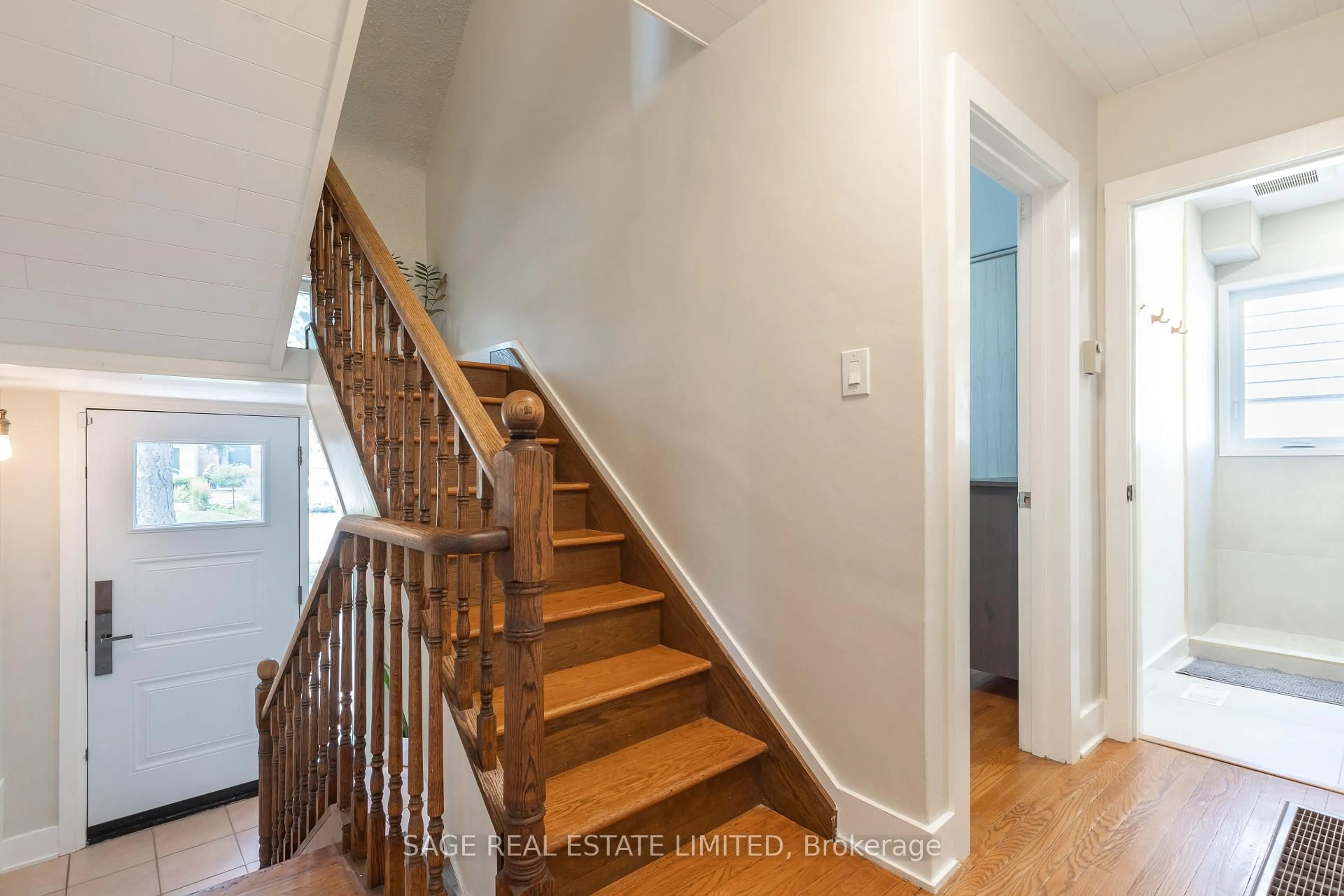 Unknown for 19 Twin Pauls Cres, Toronto Ontario M1R 3Z6