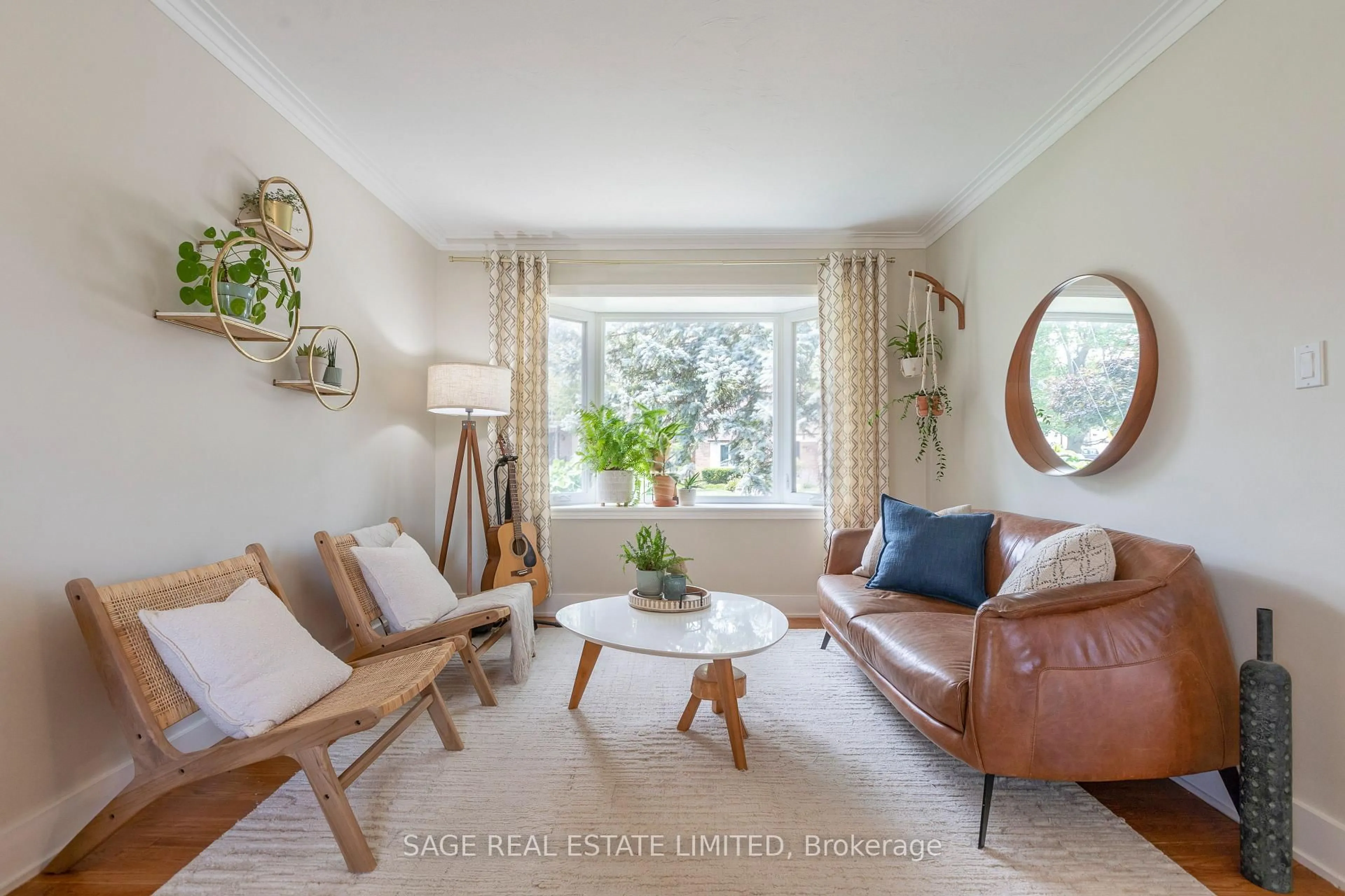 Living room with furniture, unknown for 19 Twin Pauls Cres, Toronto Ontario M1R 3Z6