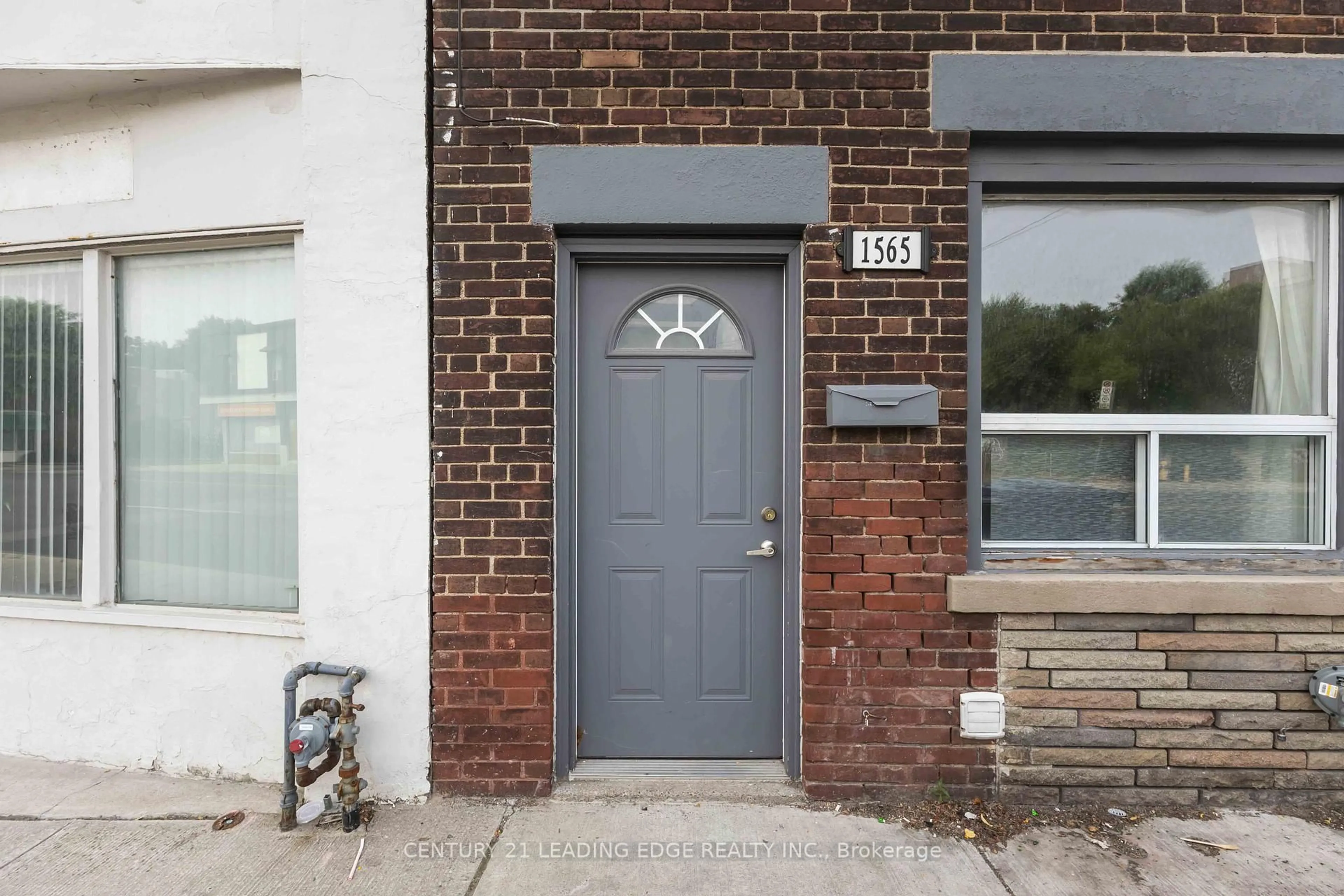 Home with brick exterior material, street for 1563/65 Kingston Rd, Toronto Ontario M1N 1R9
