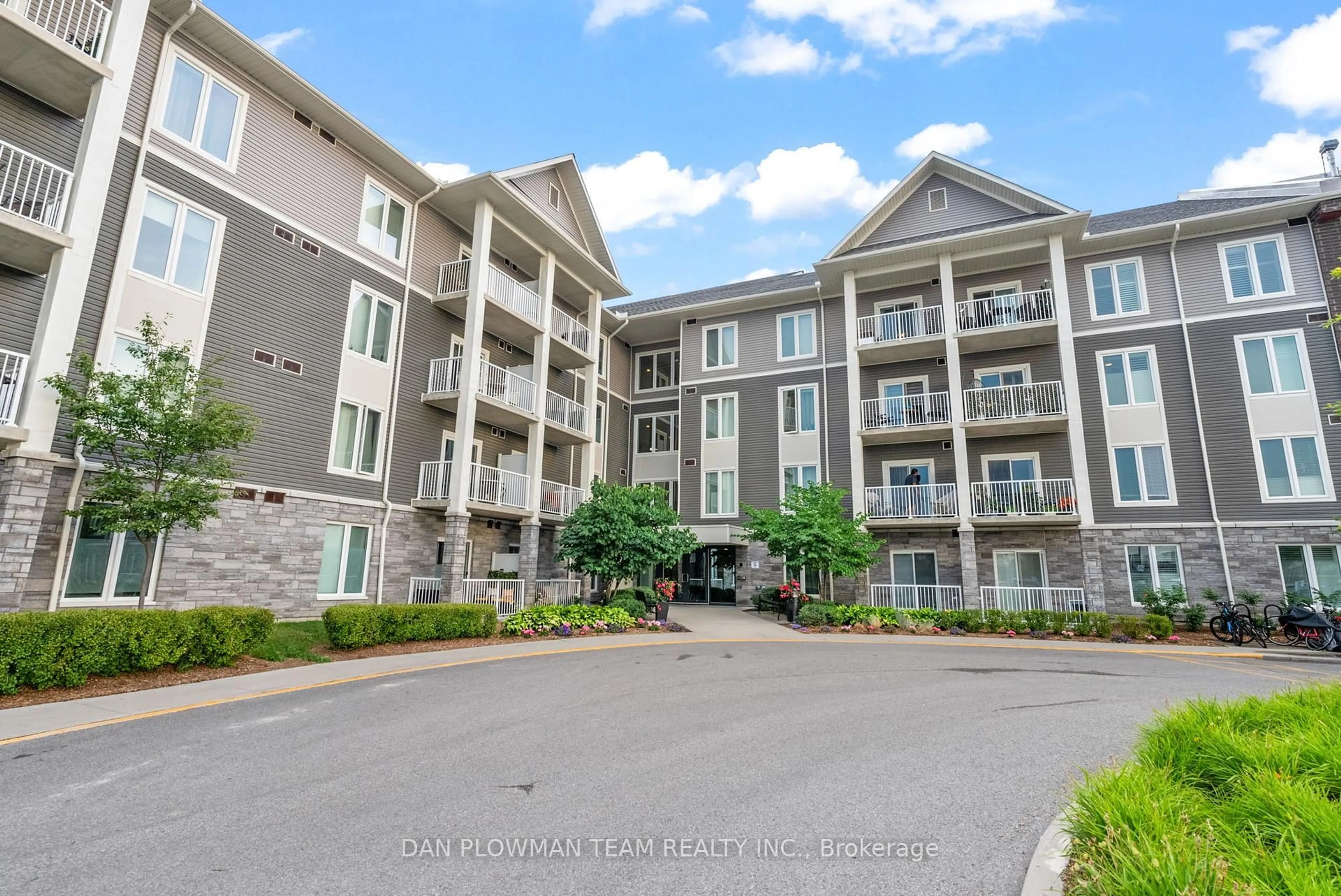 Unknown for 290 Liberty St #305, Clarington Ontario L1C 0H3