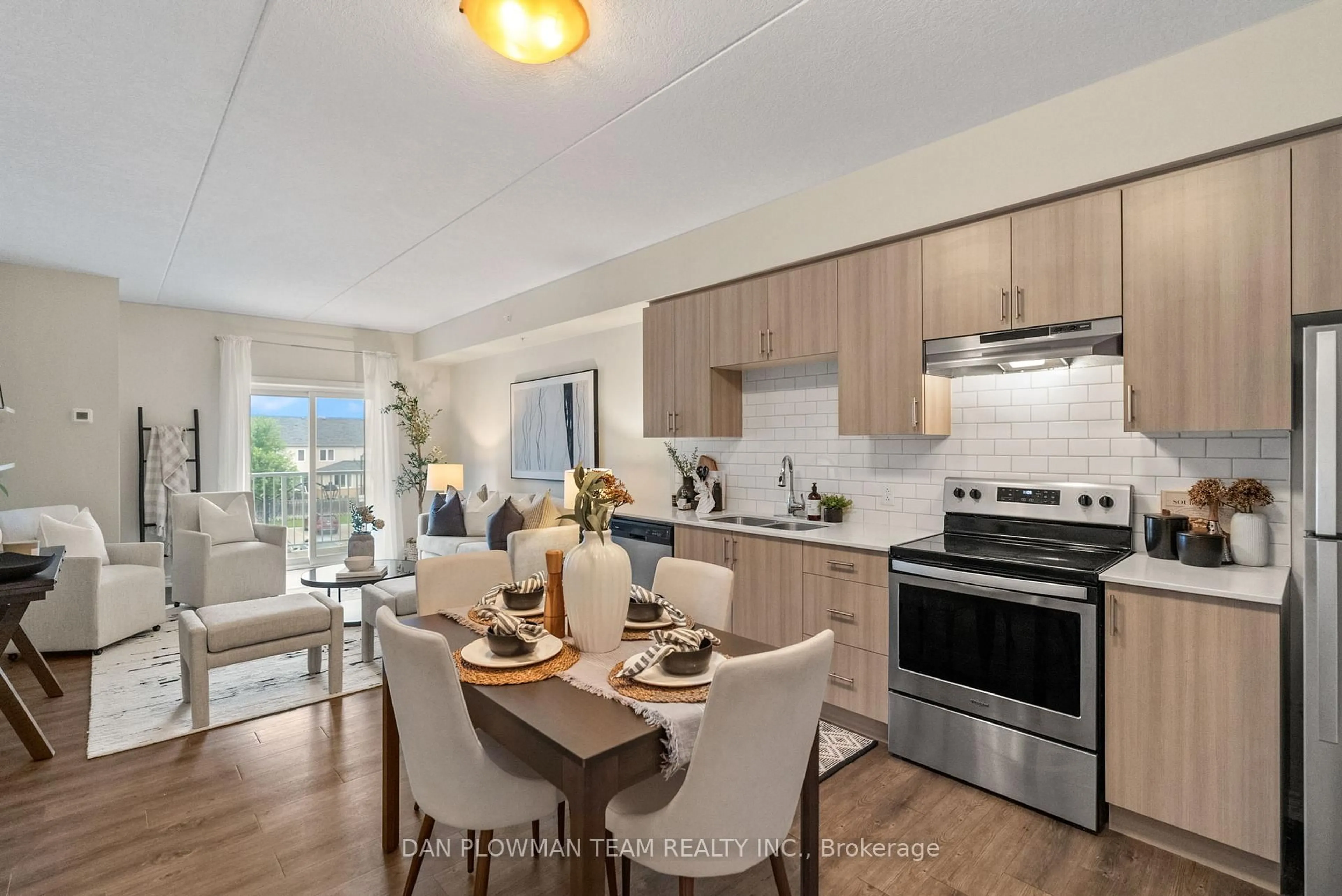 Open concept kitchen, wood/laminate floor for 290 Liberty St #305, Clarington Ontario L1C 0H3