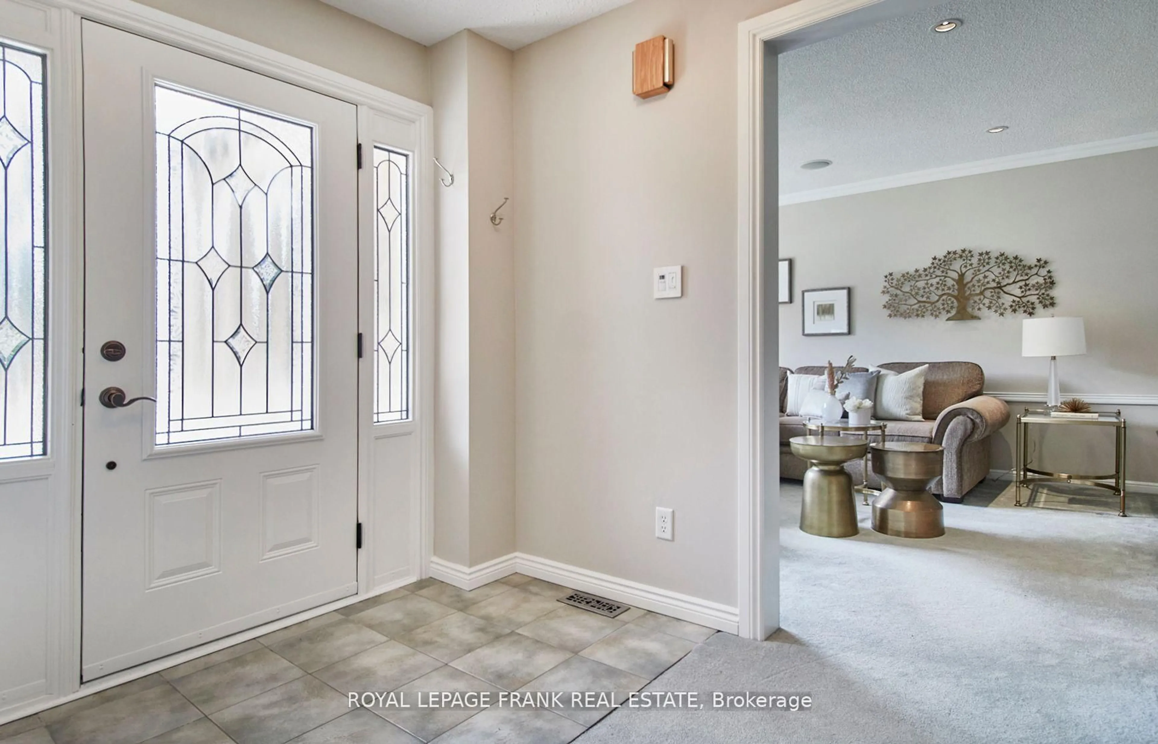 Indoor entryway for 317 Prince Of Wales Dr, Whitby Ontario L1N 6P2