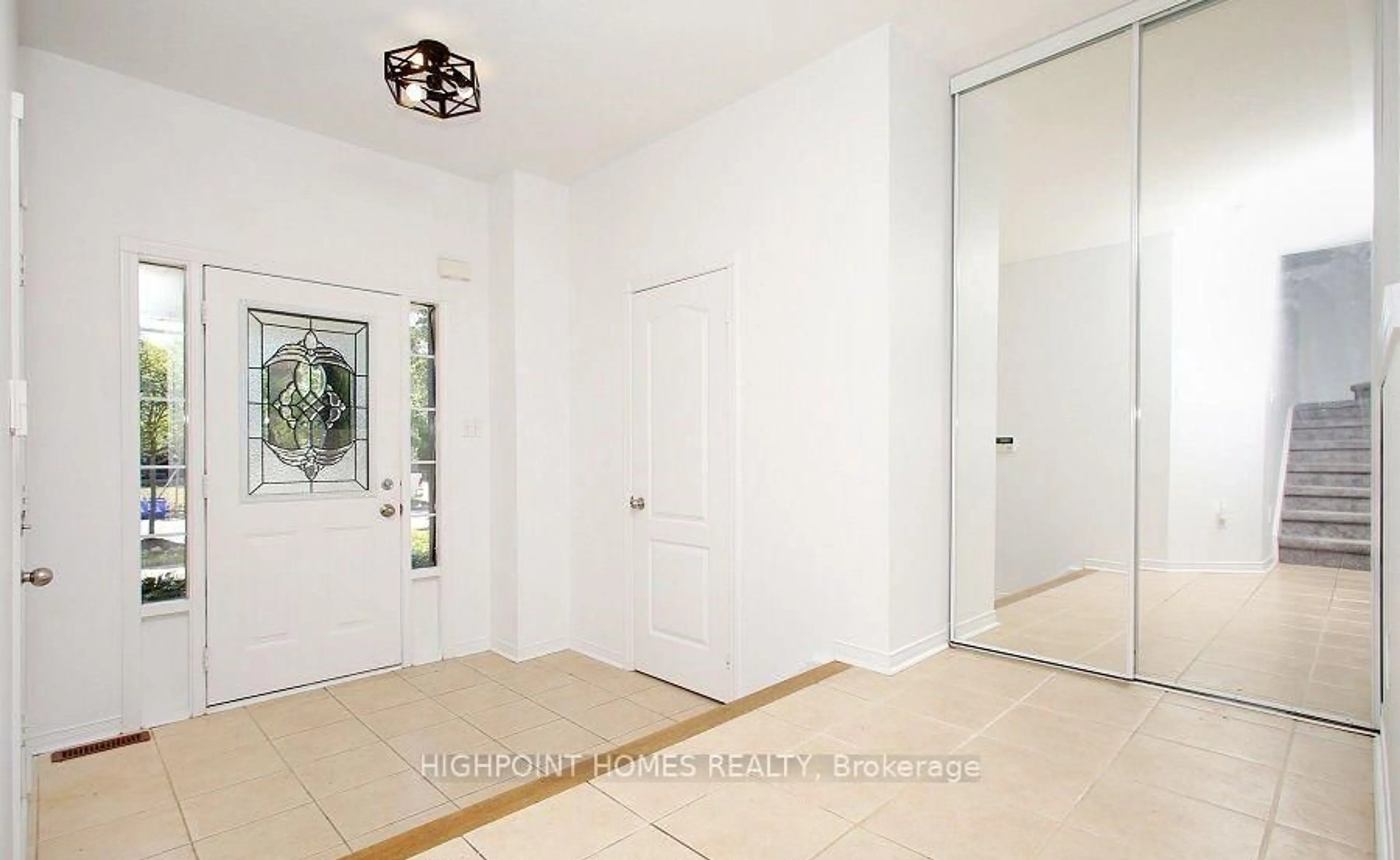 Indoor entryway for 50 Beachgrove Cres, Whitby Ontario L1R 3G3