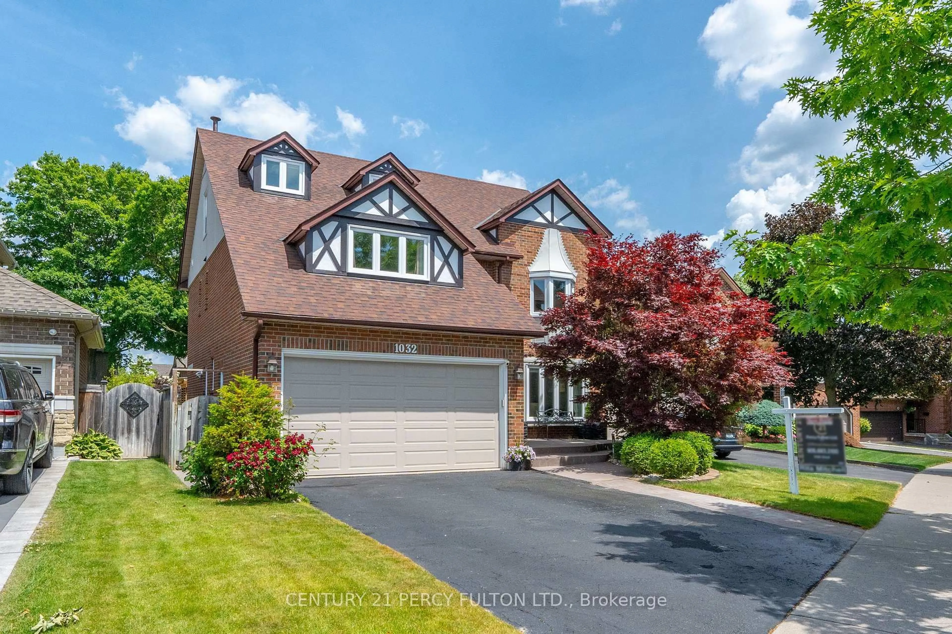 Home with brick exterior material, street for 1032 Rambleberry Ave, Pickering Ontario L1V 5X6