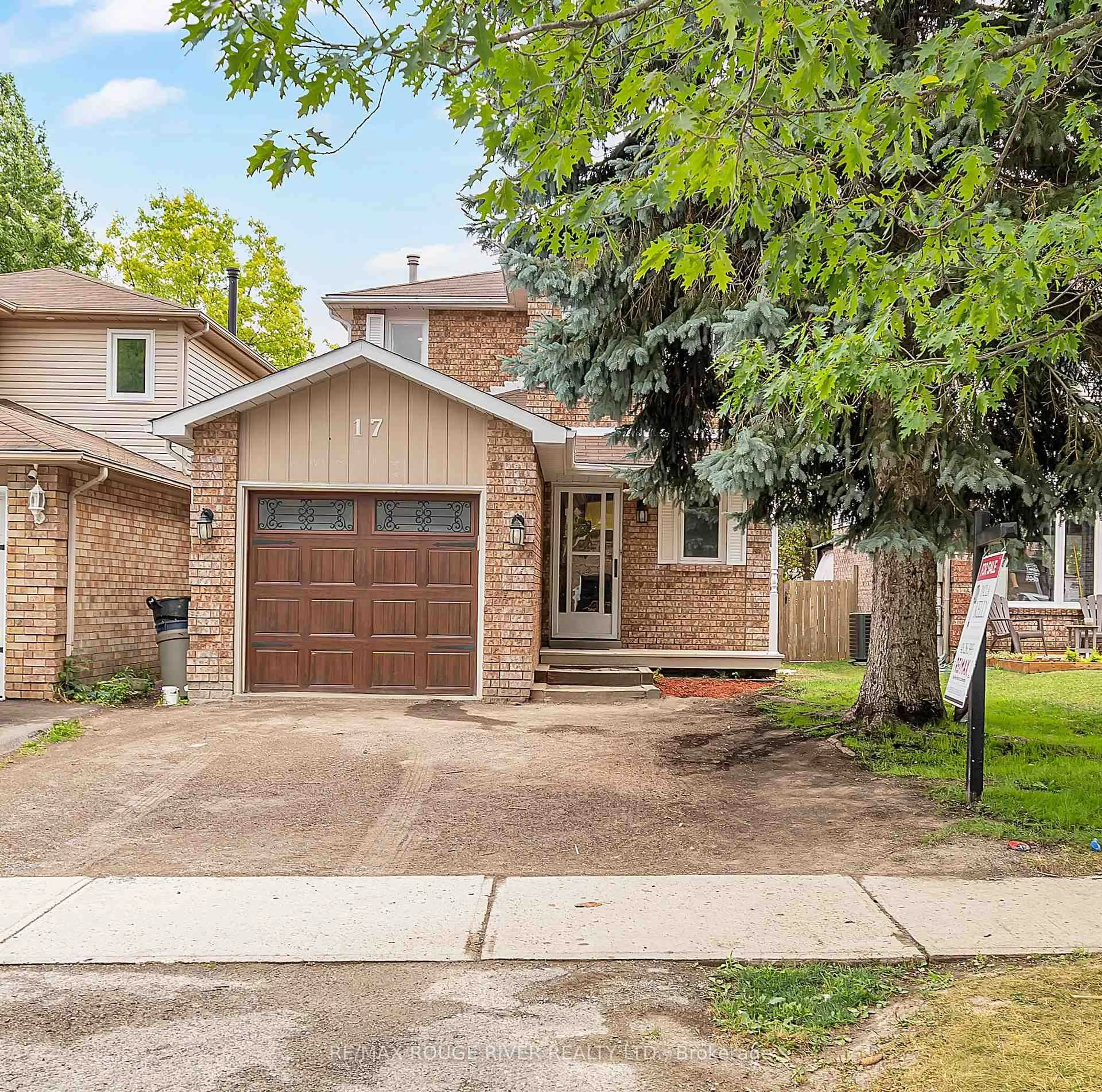 Home with brick exterior material, street for 17 Fenwick Ave, Clarington Ontario L1C 4R6