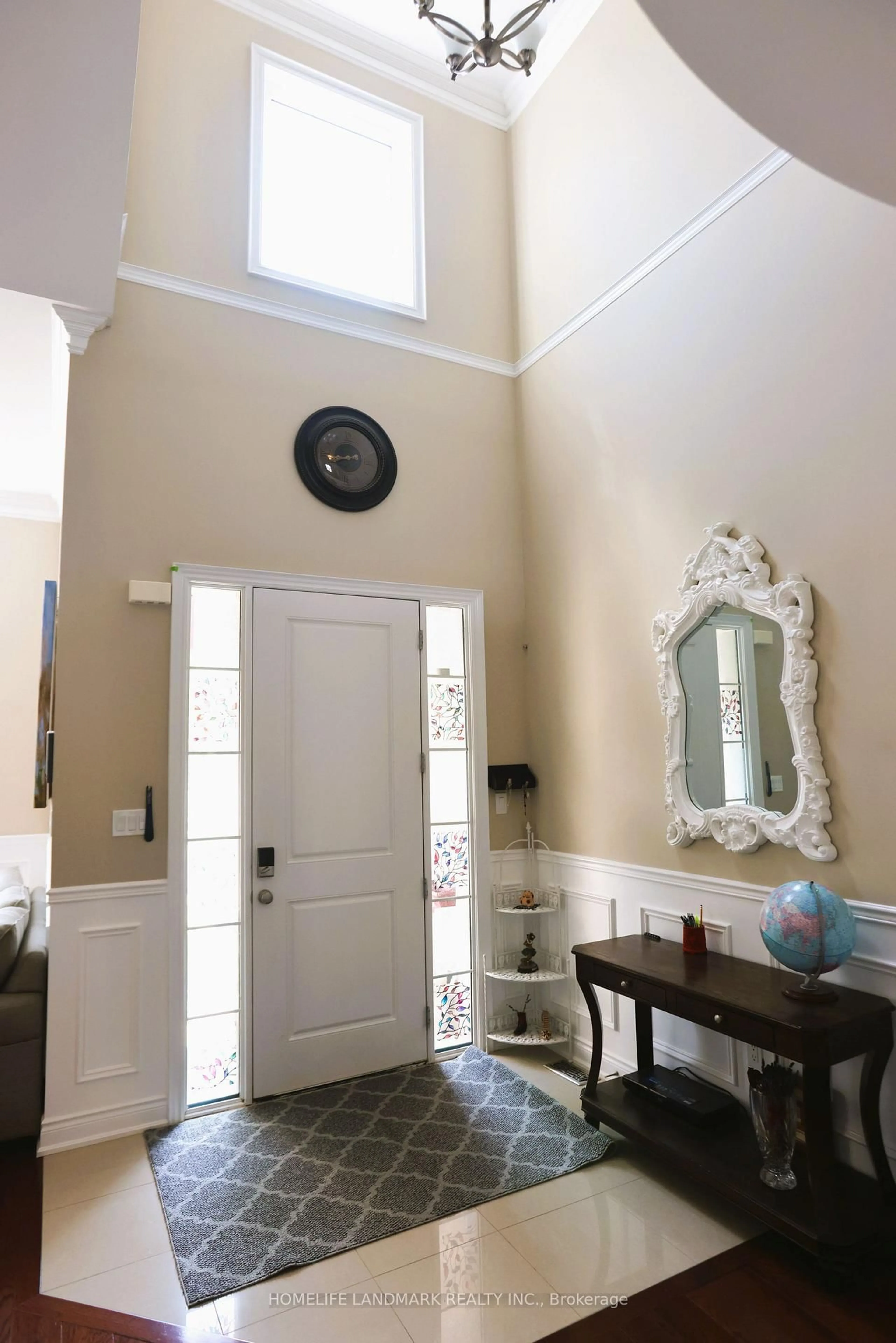 Indoor foyer for 940 RIVERSIDE Dr, Ajax Ontario L1T 3S2