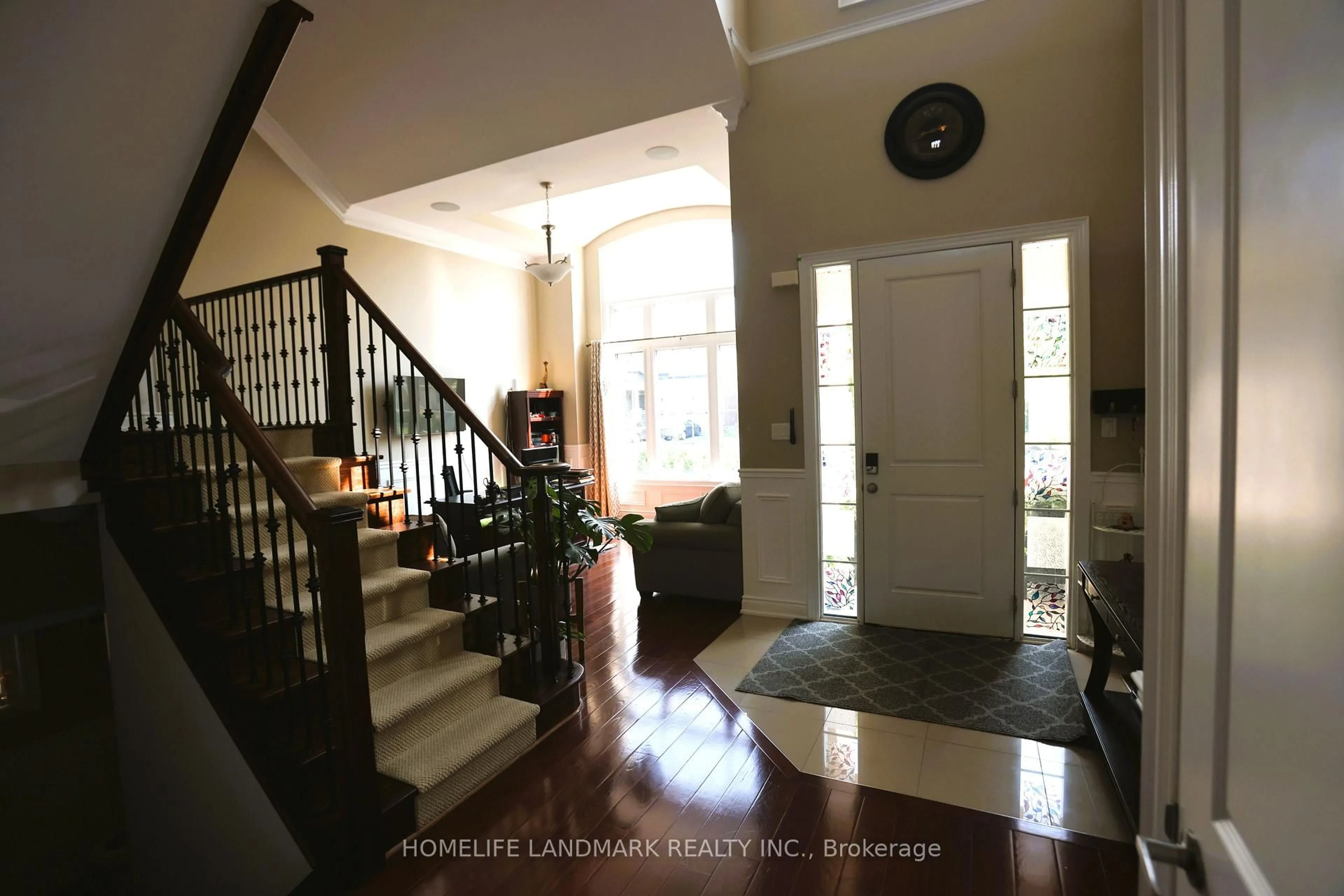 Indoor entryway for 940 RIVERSIDE Dr, Ajax Ontario L1T 3S2