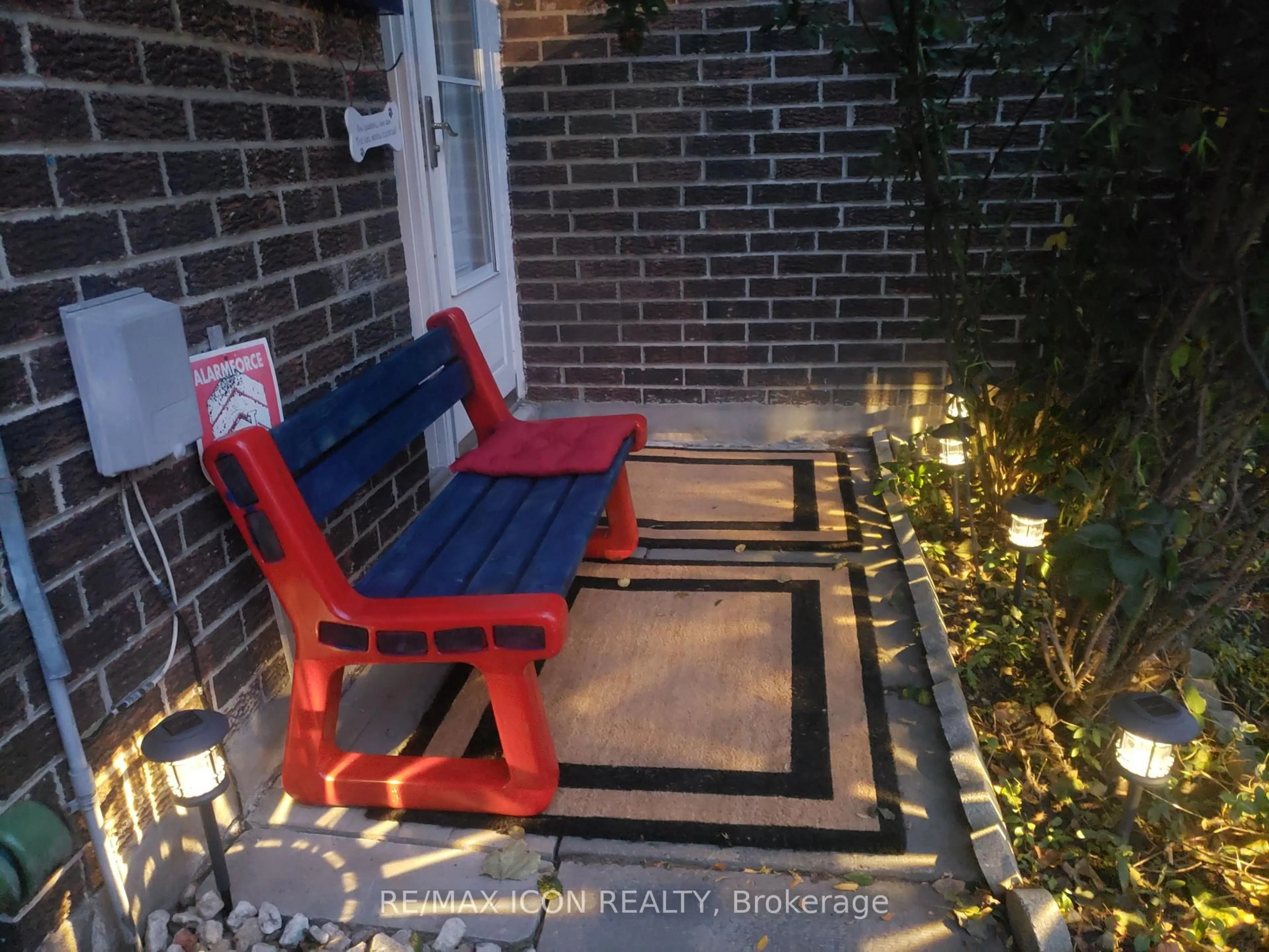 Patio, street for 351 Trudelle St, Toronto Ontario M1J 3J9