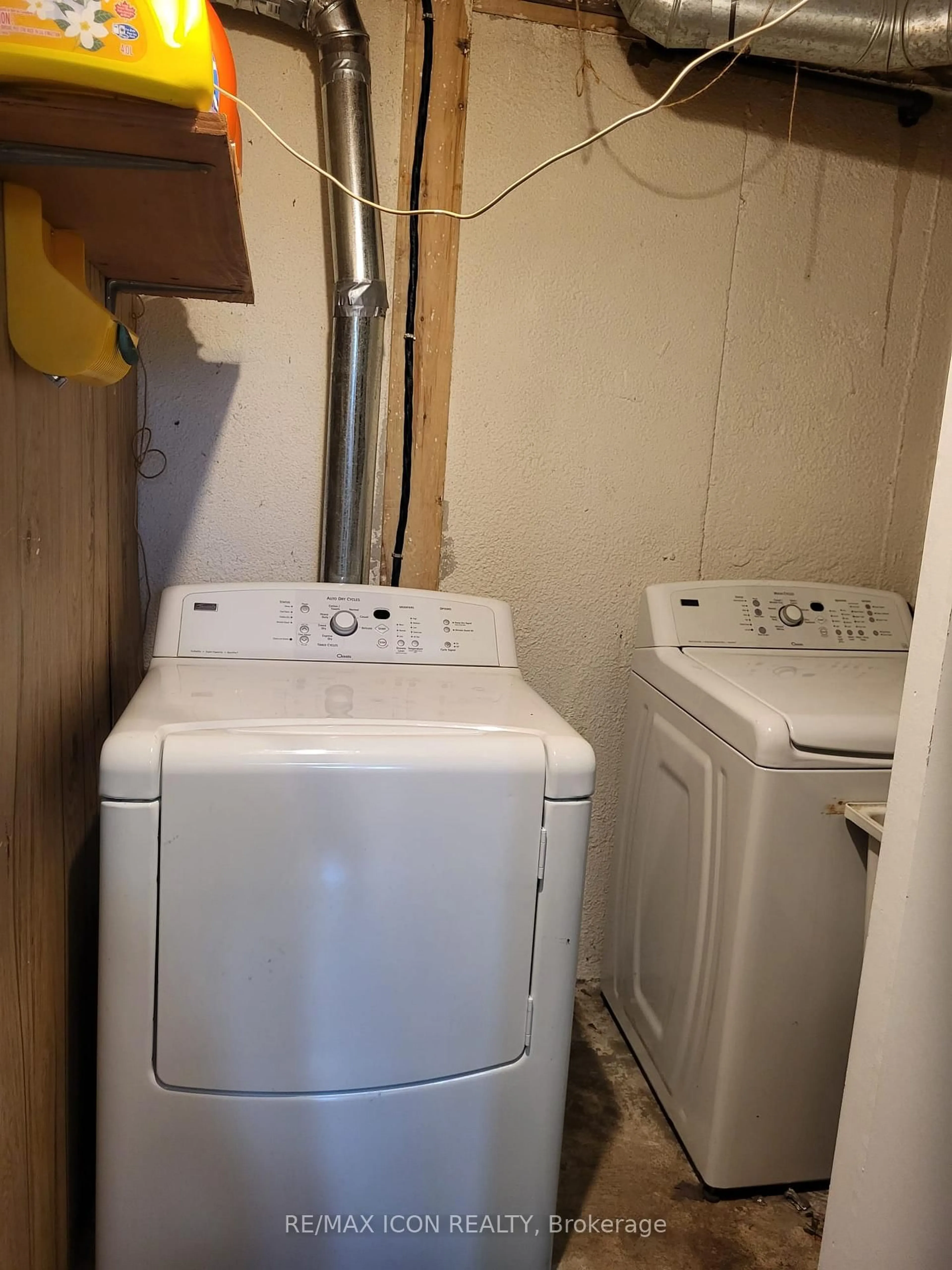 Laundry room for 351 Trudelle St, Toronto Ontario M1J 3J9