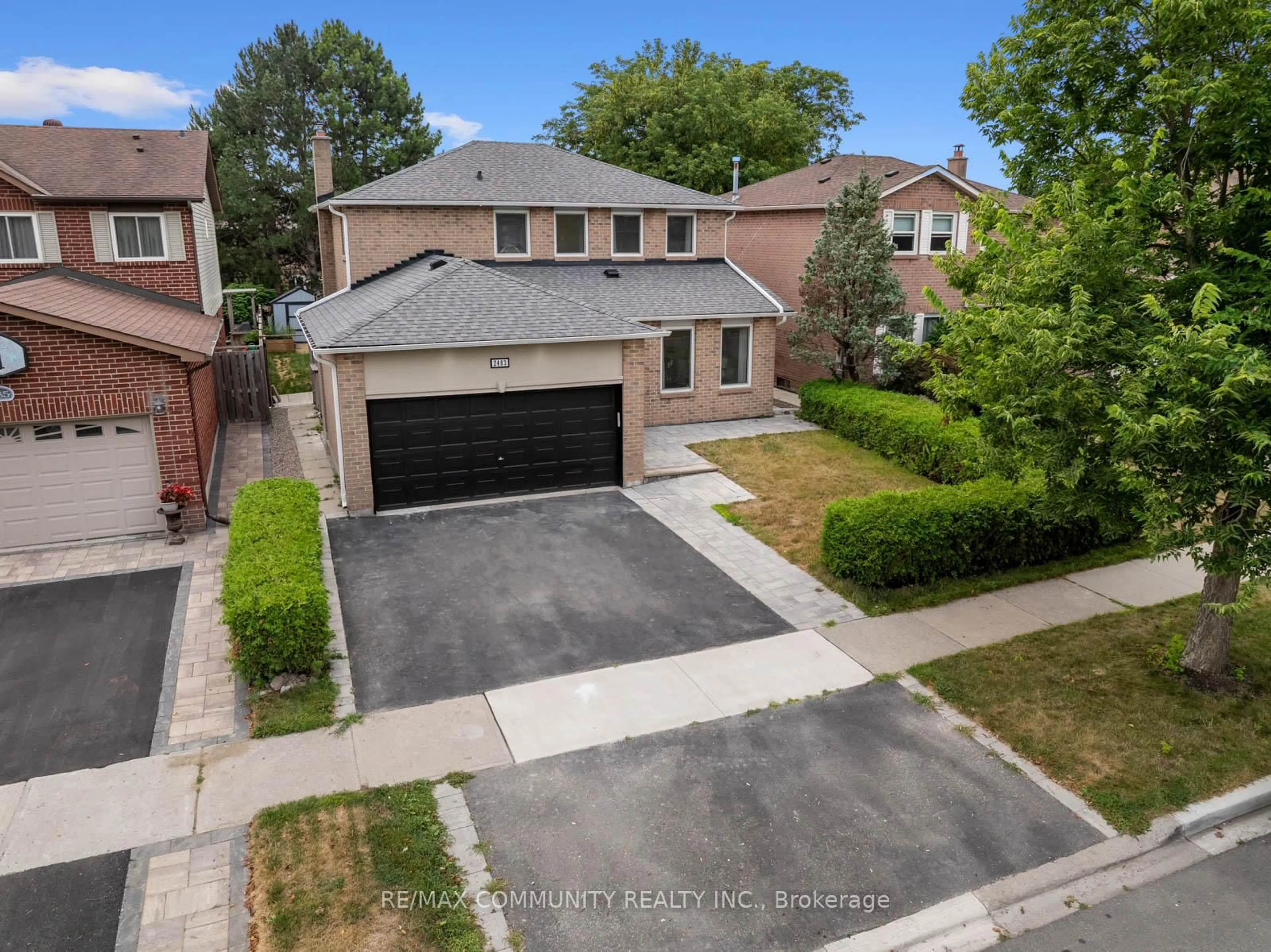 A pic from outside/outdoor area/front of a property/back of a property/a pic from drone, street for 2483 Linwood St, Pickering Ontario L1X 1G6