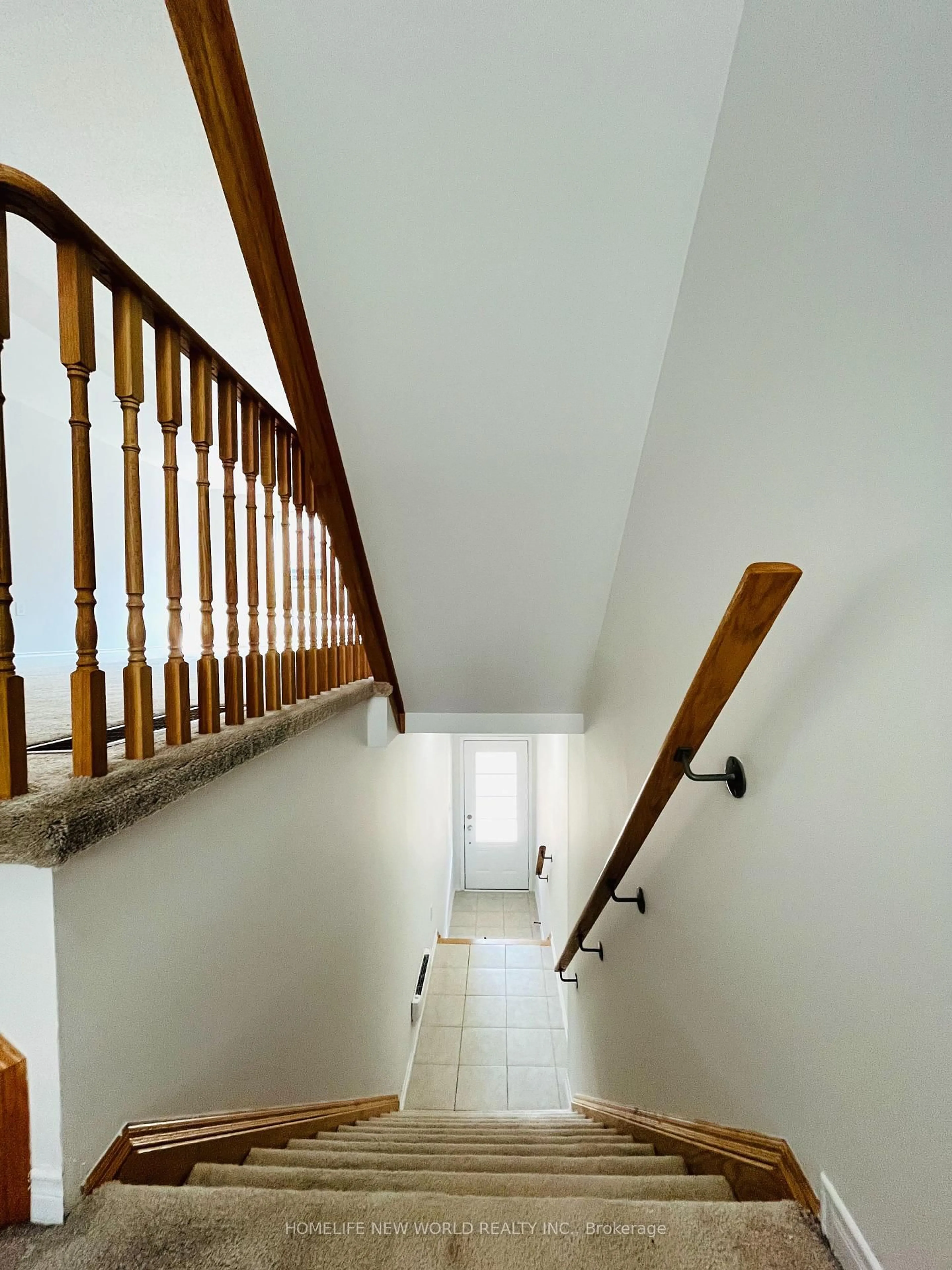 Stairs for 2616 Deputy Minister Path, Oshawa Ontario L1L 0M7