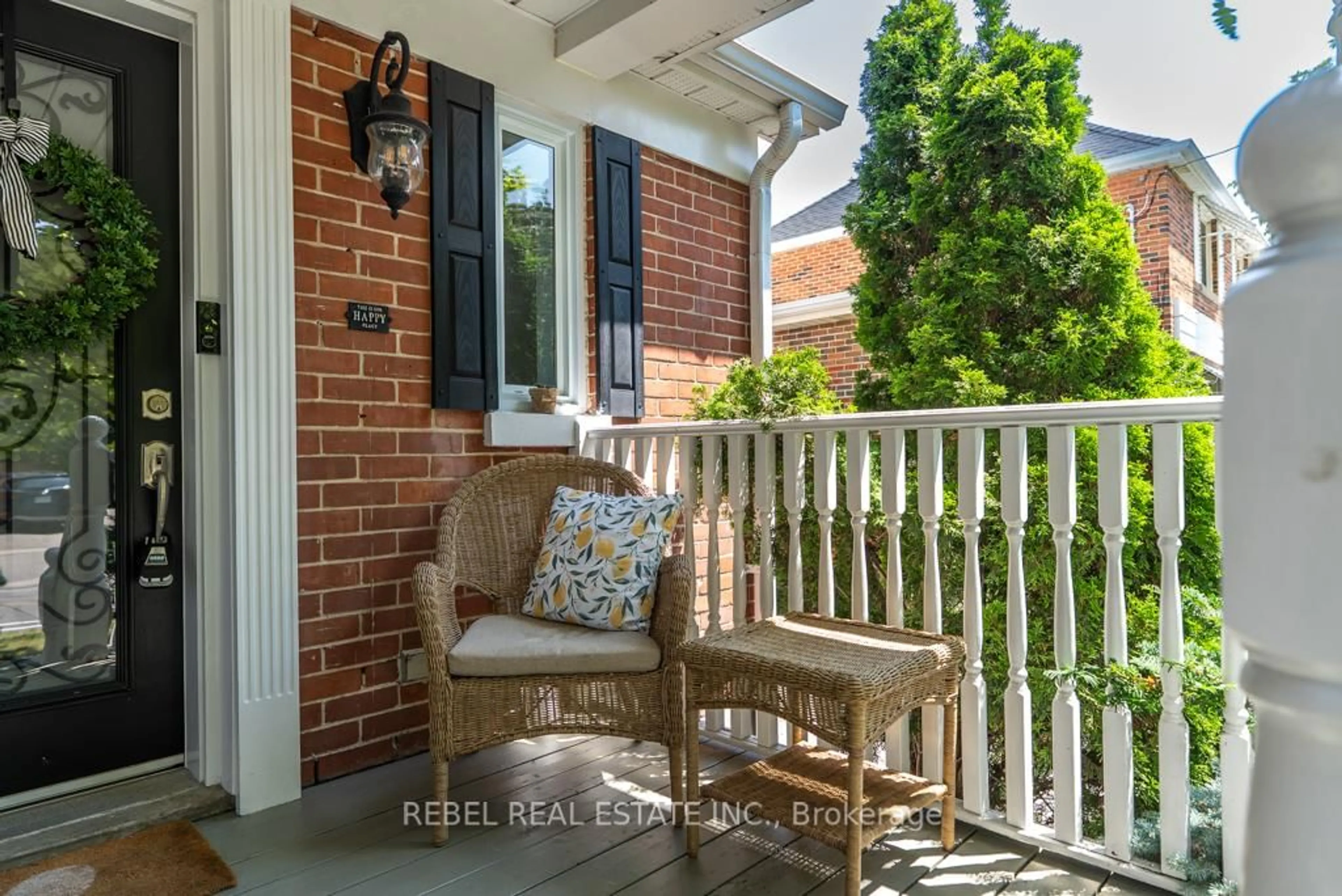 Patio, street for 831 Mary St, Oshawa Ontario L1G 5G5