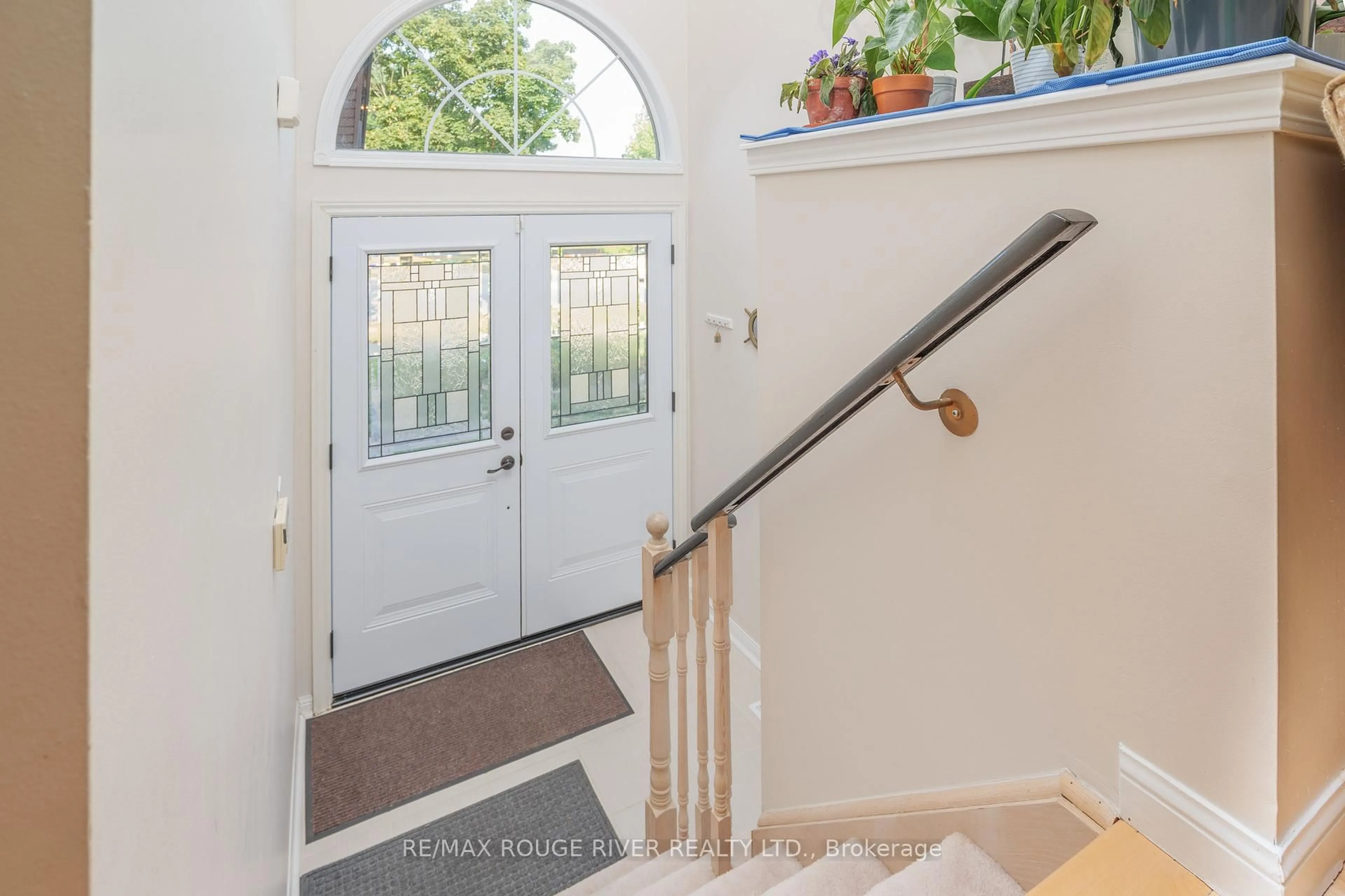 Indoor entryway for 1936 Rosebank Rd, Pickering Ontario L1V 1P8