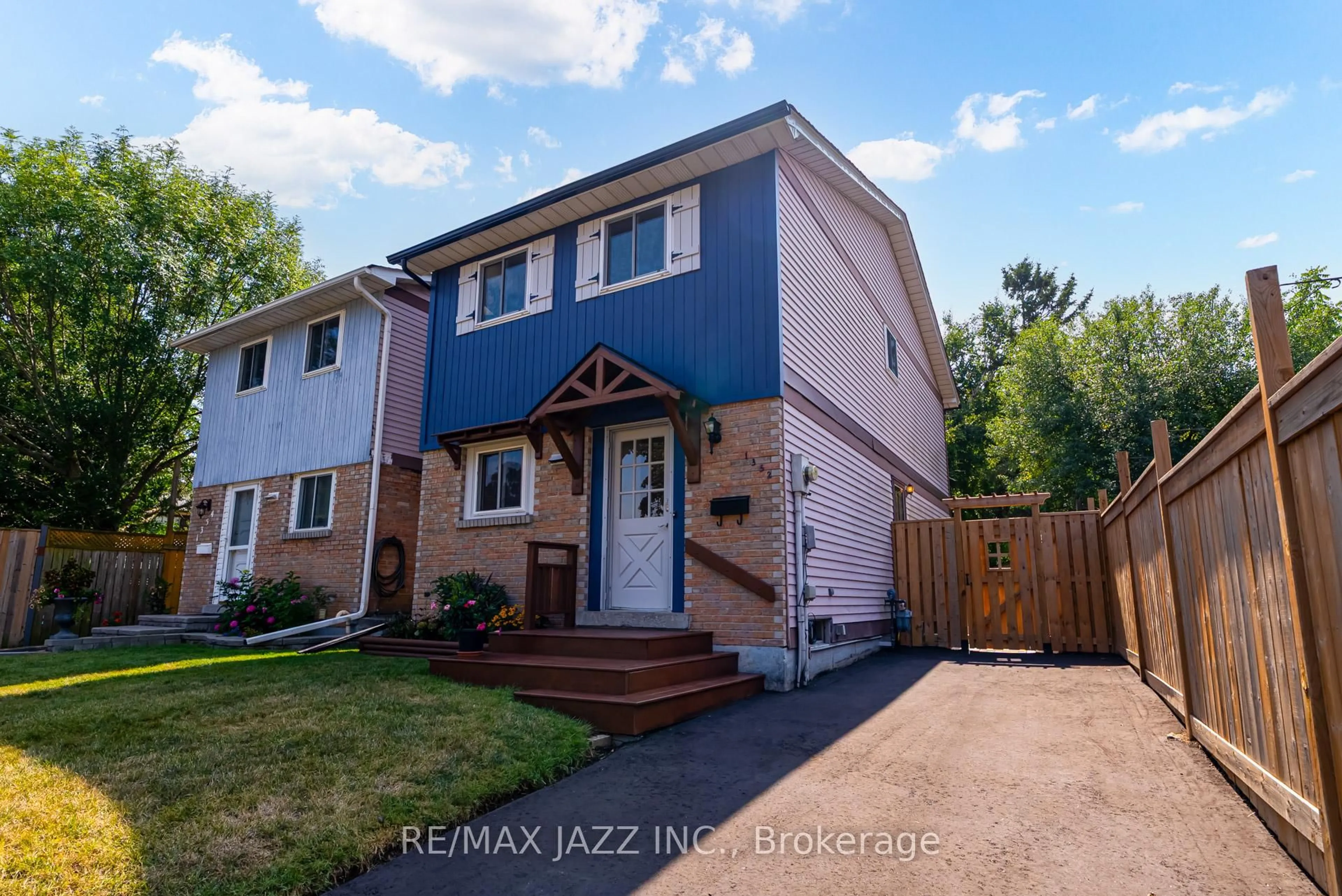 Home with vinyl exterior material, street for 1352 Wecker Dr, Oshawa Ontario L1J 6M9