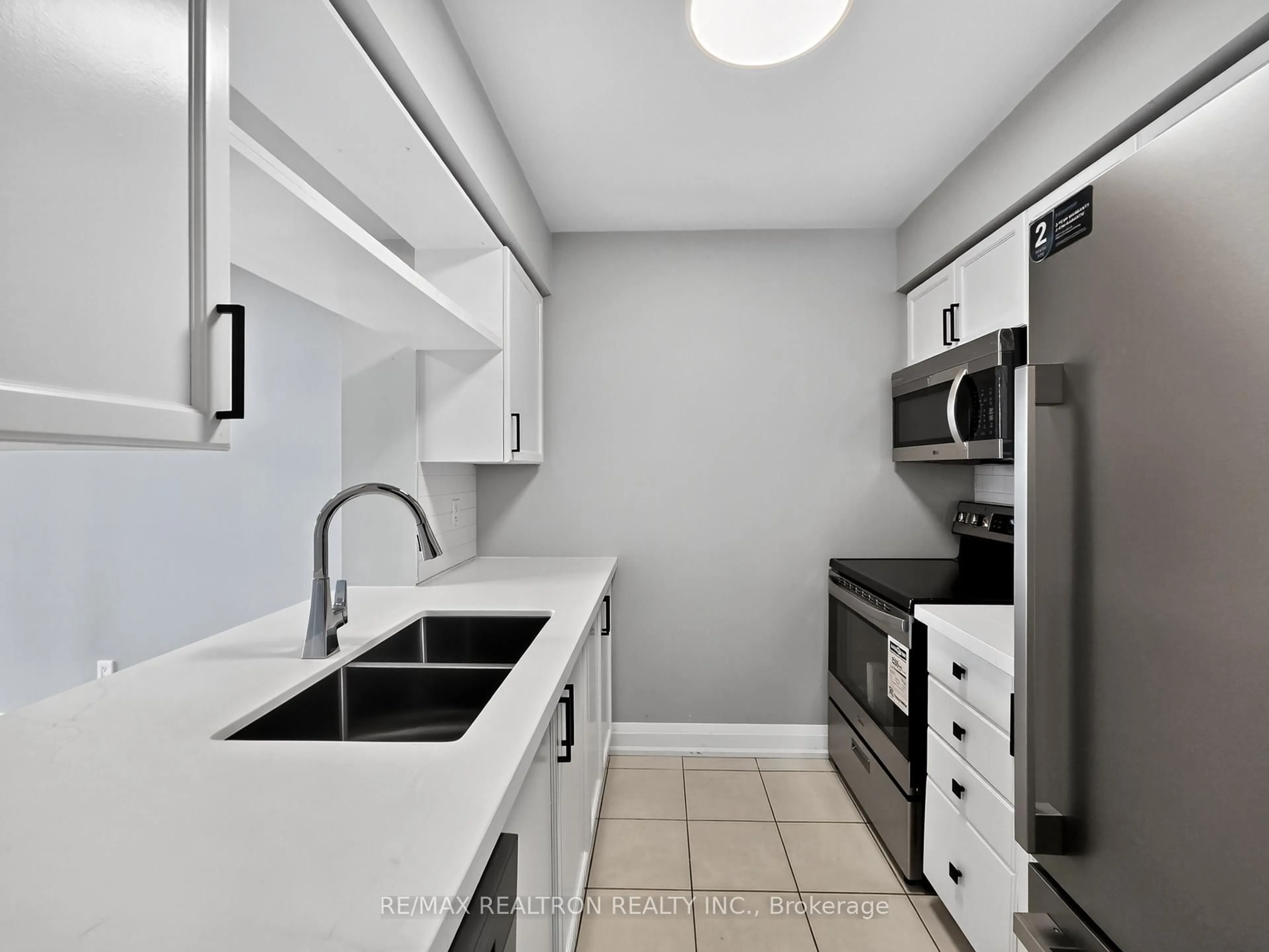 Standard kitchen, unknown for 70 Town Centre Crt #1608, Toronto Ontario M1P 0B2