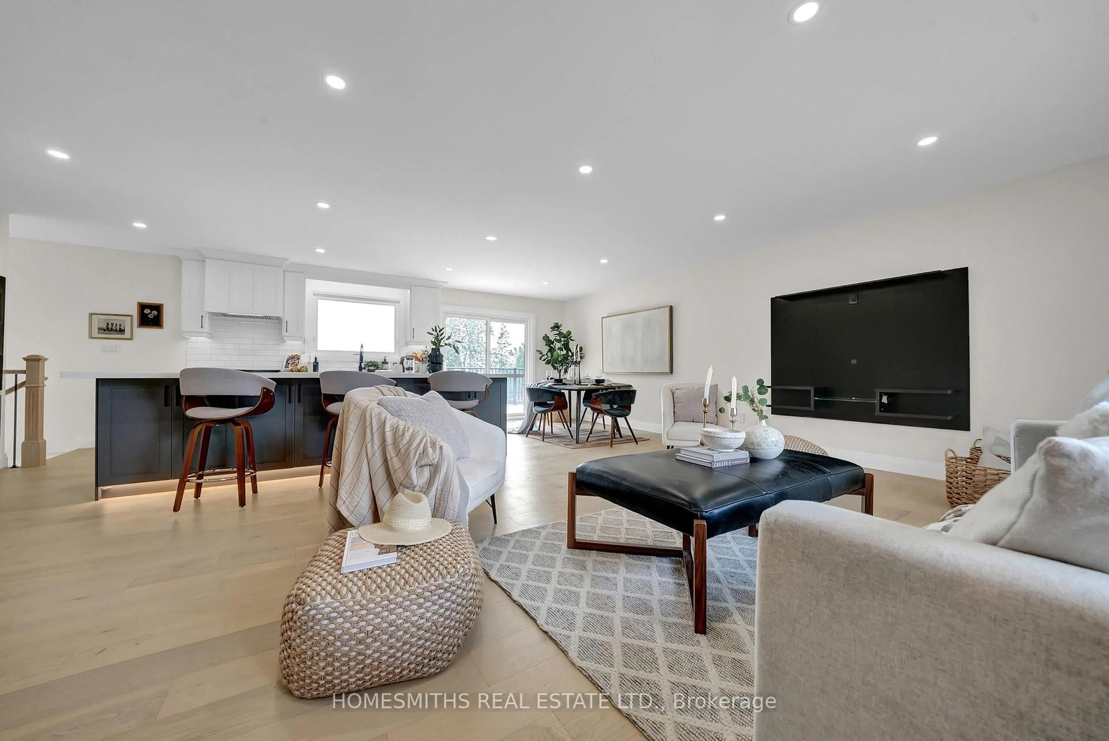 Living room with furniture, unknown for 4433 Hill St, Clarington Ontario L0A 1J0