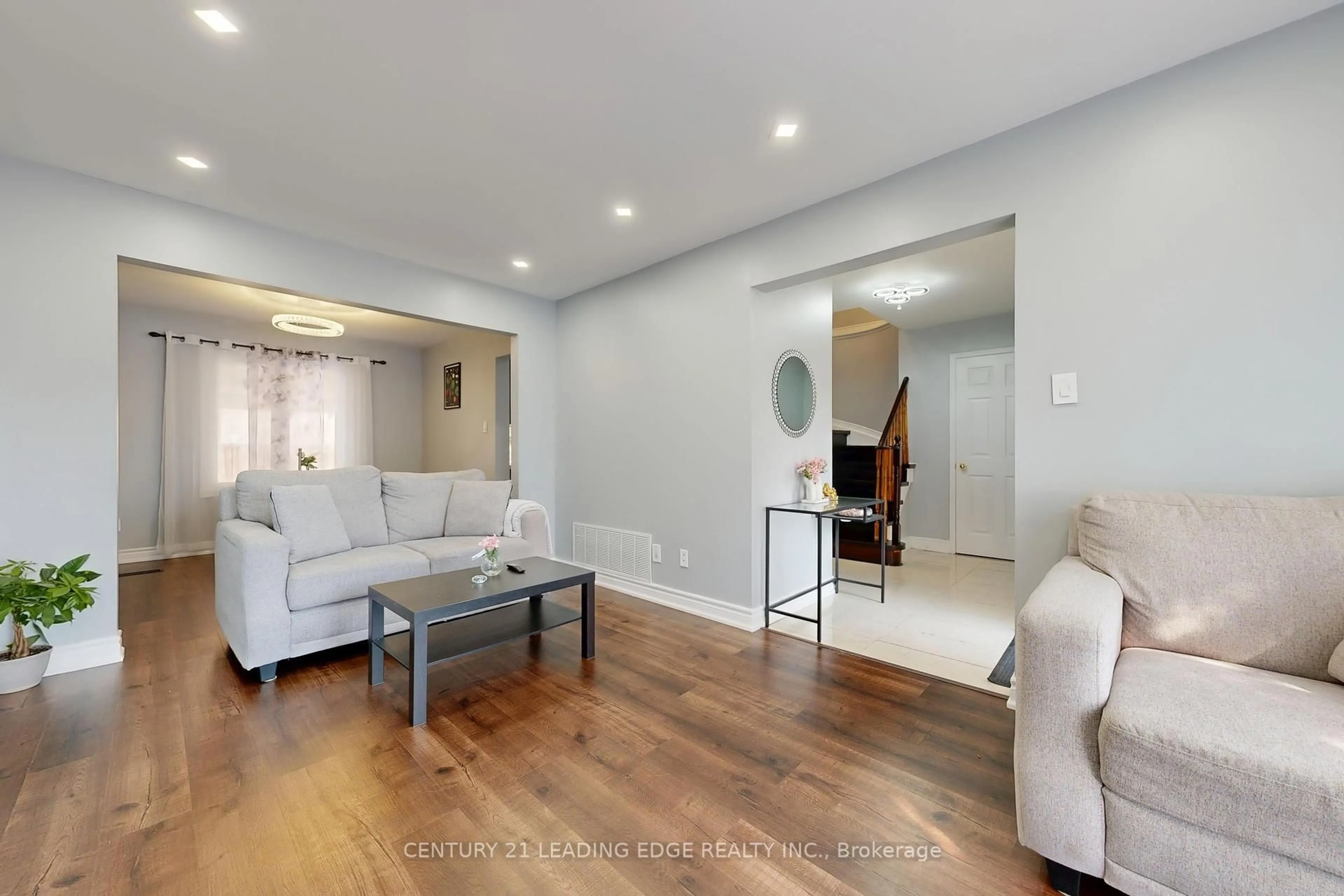 Living room with furniture, unknown for 28 Longsword Dr, Toronto Ontario M1V 3A3