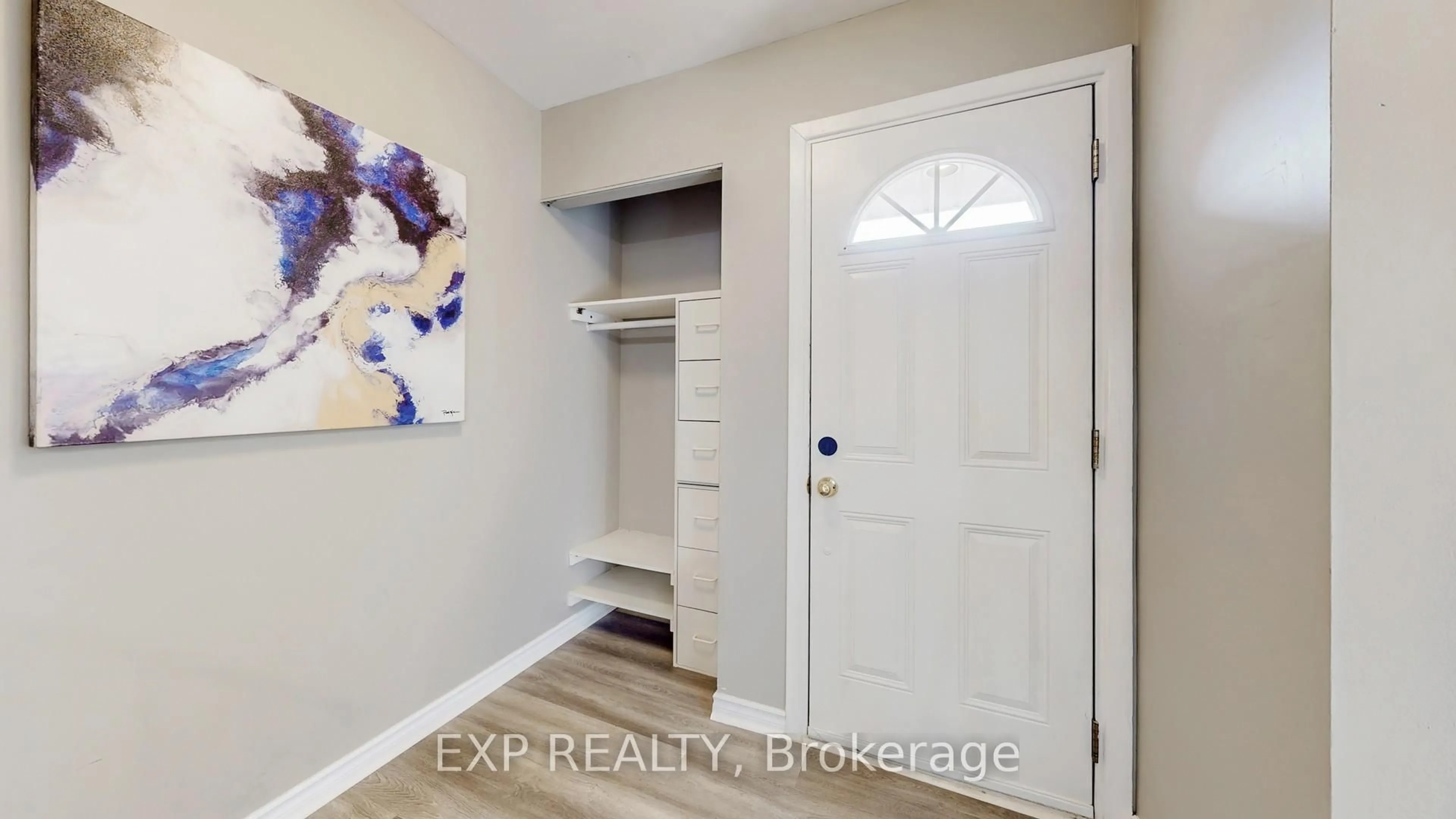Indoor entryway for 1235 Radom St #70, Pickering Ontario L1W 1J3