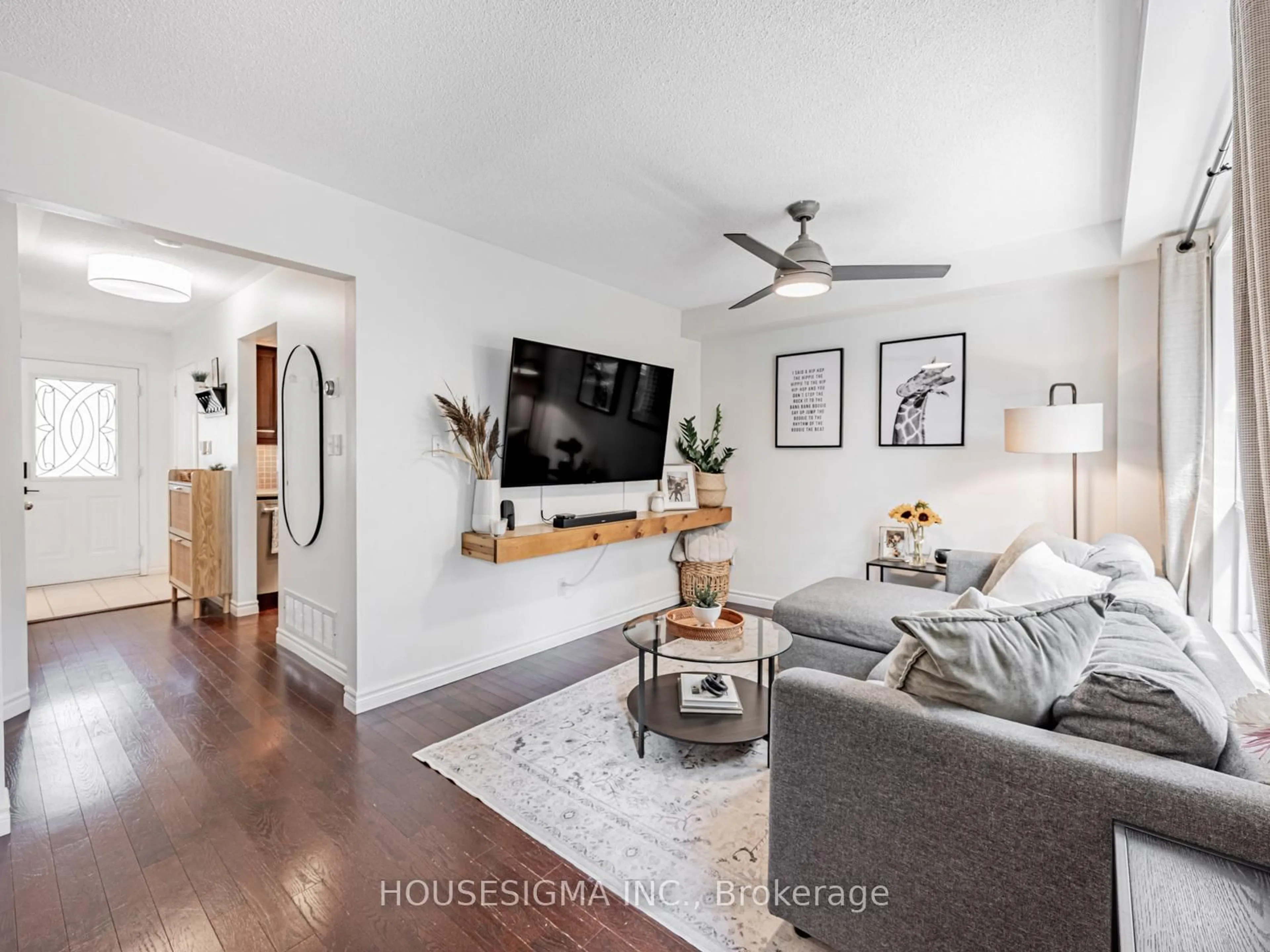 Living room with furniture, unknown for 39 Pidduck St, Clarington Ontario L1E 2W2