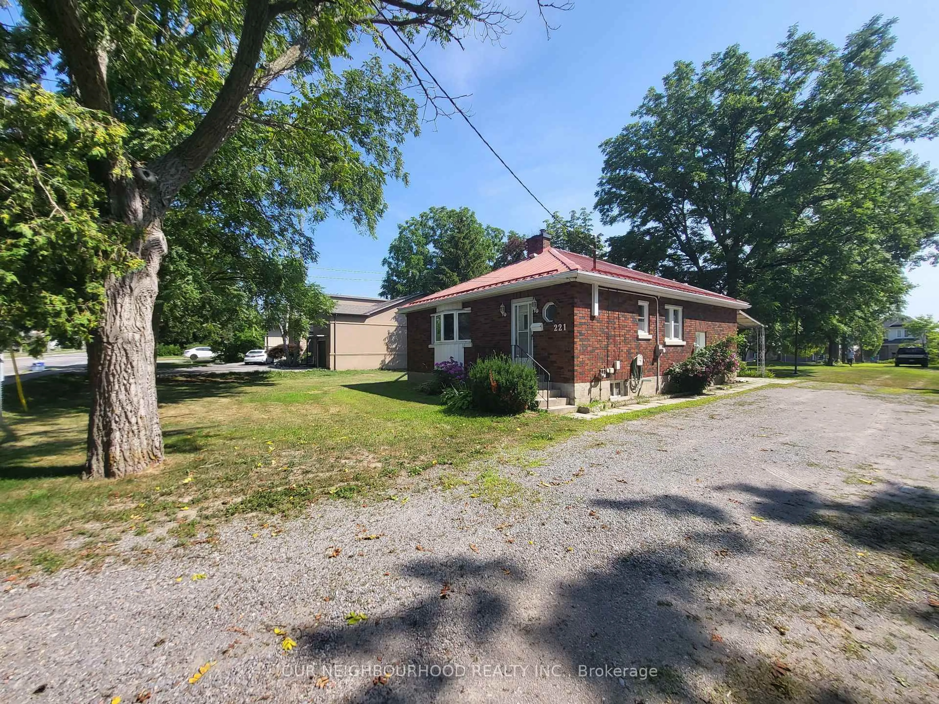 A pic from outside/outdoor area/front of a property/back of a property/a pic from drone, street for 221 Liberty St, Clarington Ontario L1C 2M6