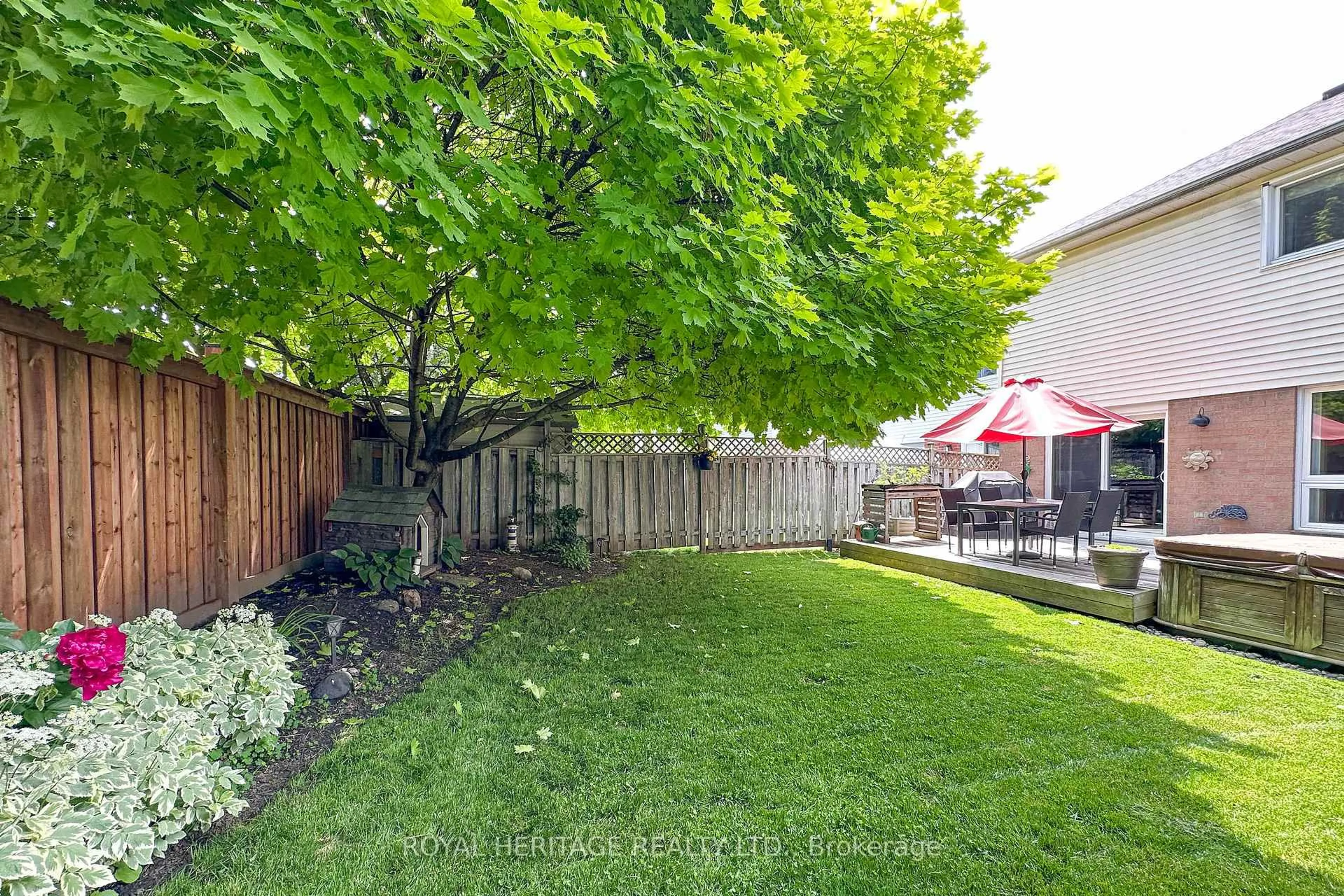 Patio, street for 55 Hearthstone Cres, Clarington Ontario L1E 2X8