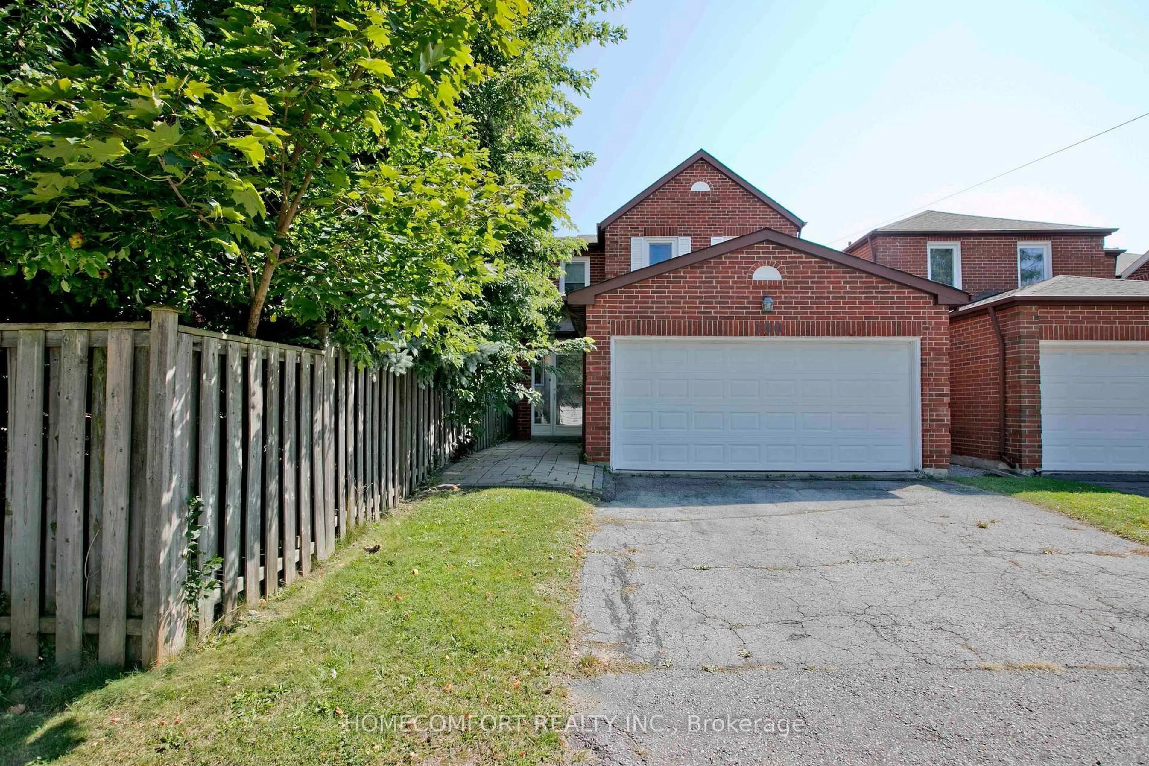 A pic from outside/outdoor area/front of a property/back of a property/a pic from drone, street for 100 Nettlecreek Cres, Toronto Ontario M1V 4K9