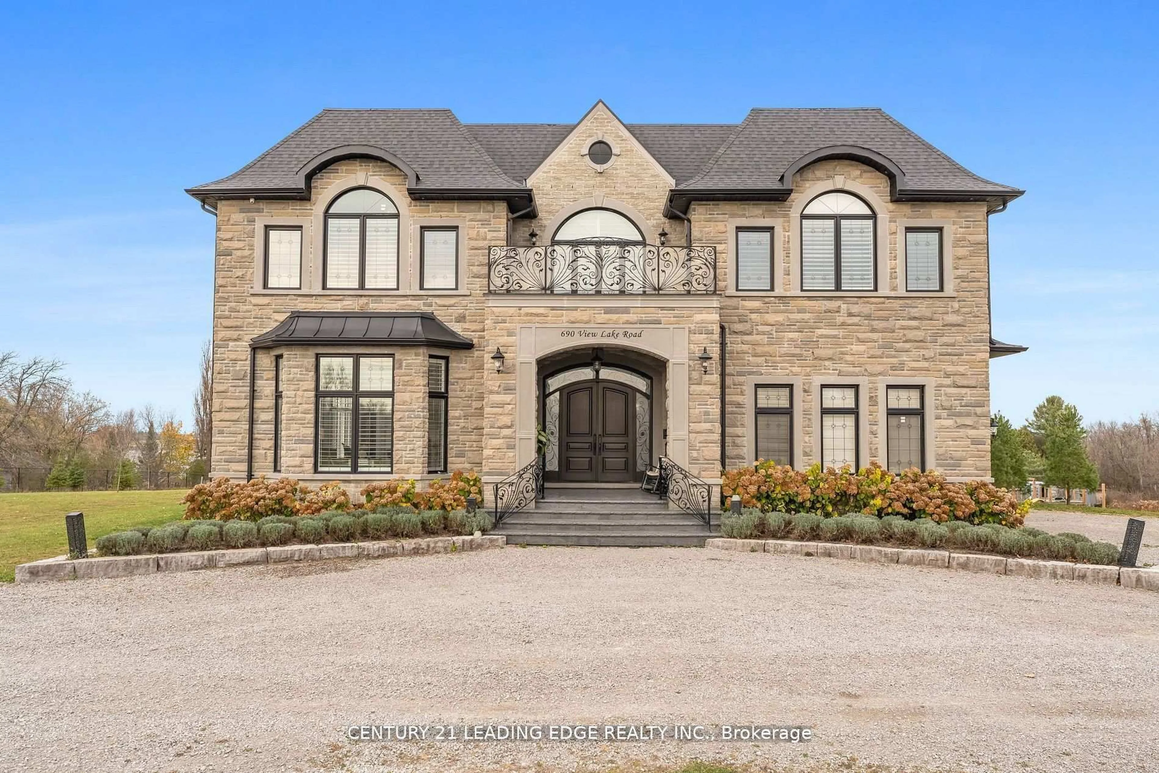 Home with brick exterior material, unknown for 690 View Lake Rd, Scugog Ontario L0B 1K0
