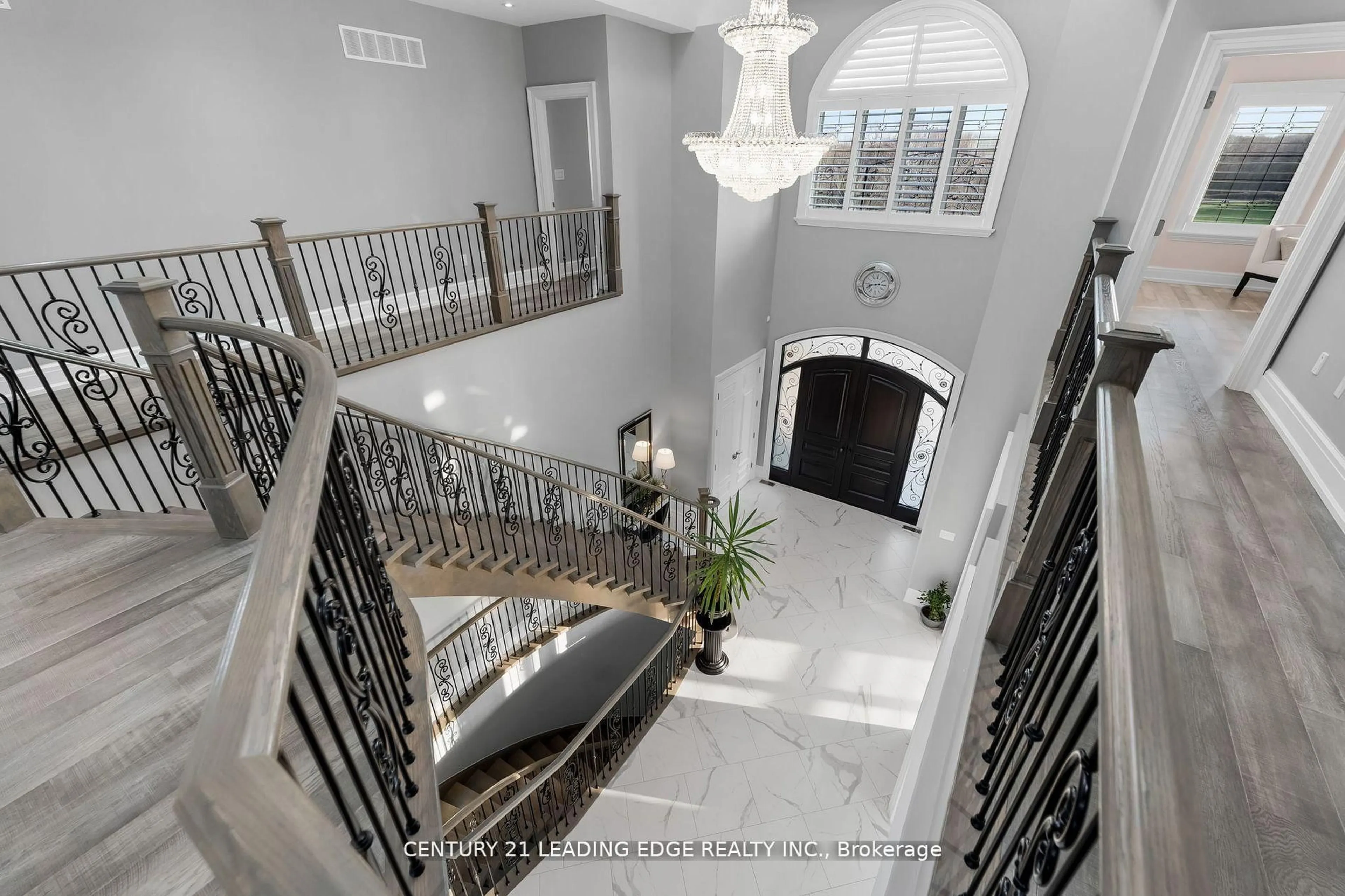 Indoor foyer for 690 View Lake Rd, Scugog Ontario L0B 1K0