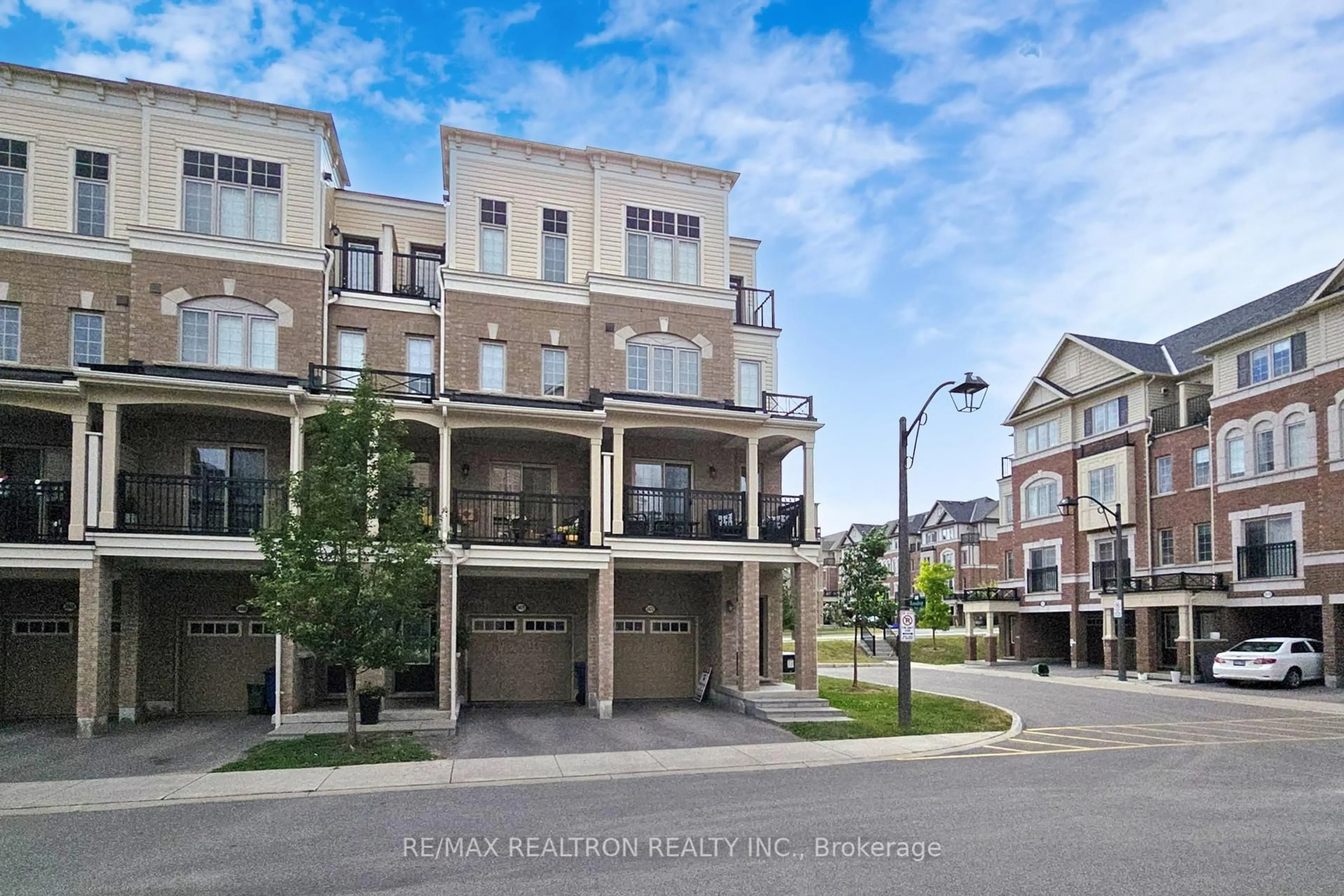 Unknown for 2472 Rosedrop Path #215, Oshawa Ontario L1L 0L2