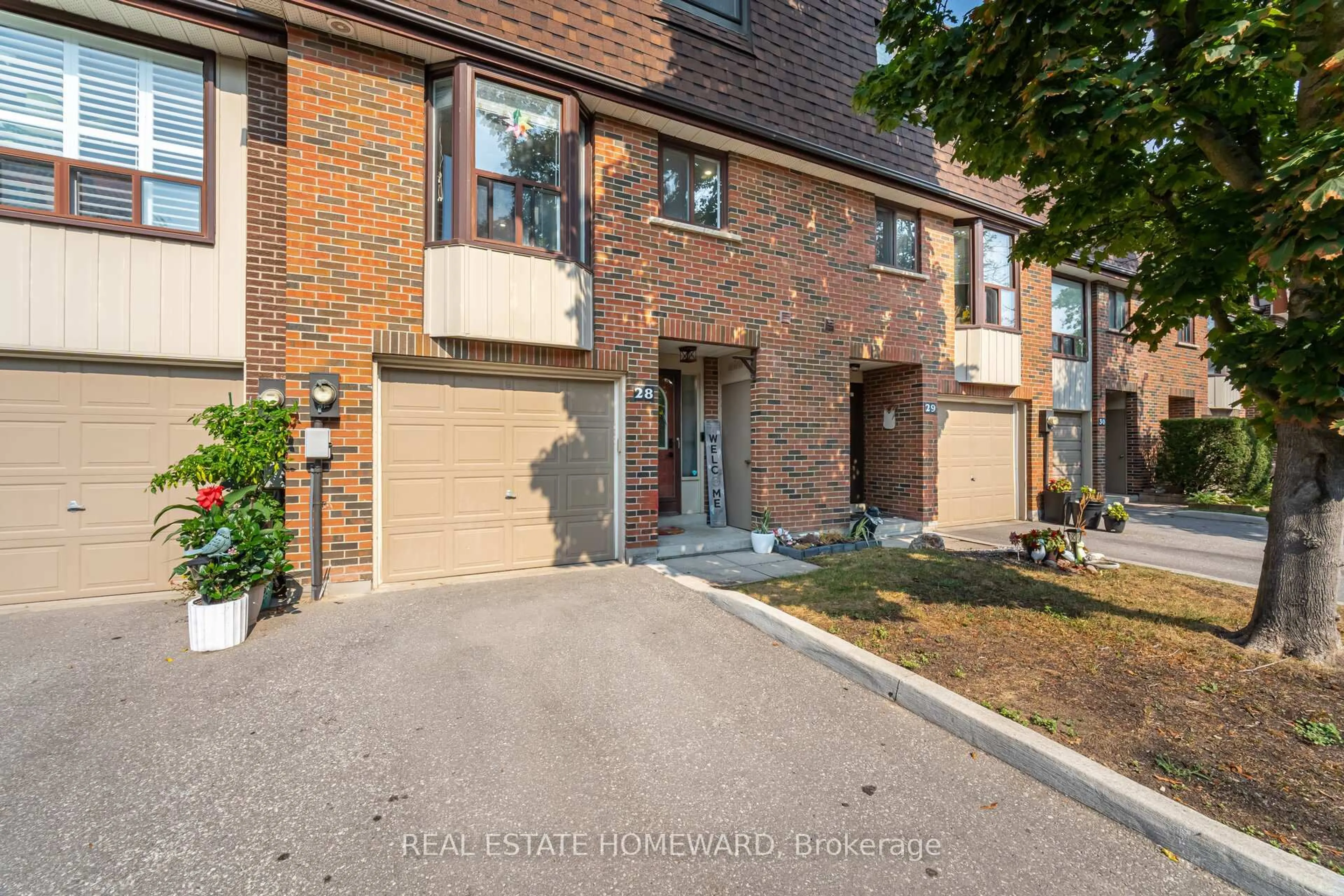 Home with brick exterior material, street for 229 Jeffery St #28, Whitby Ontario L1N 6E4