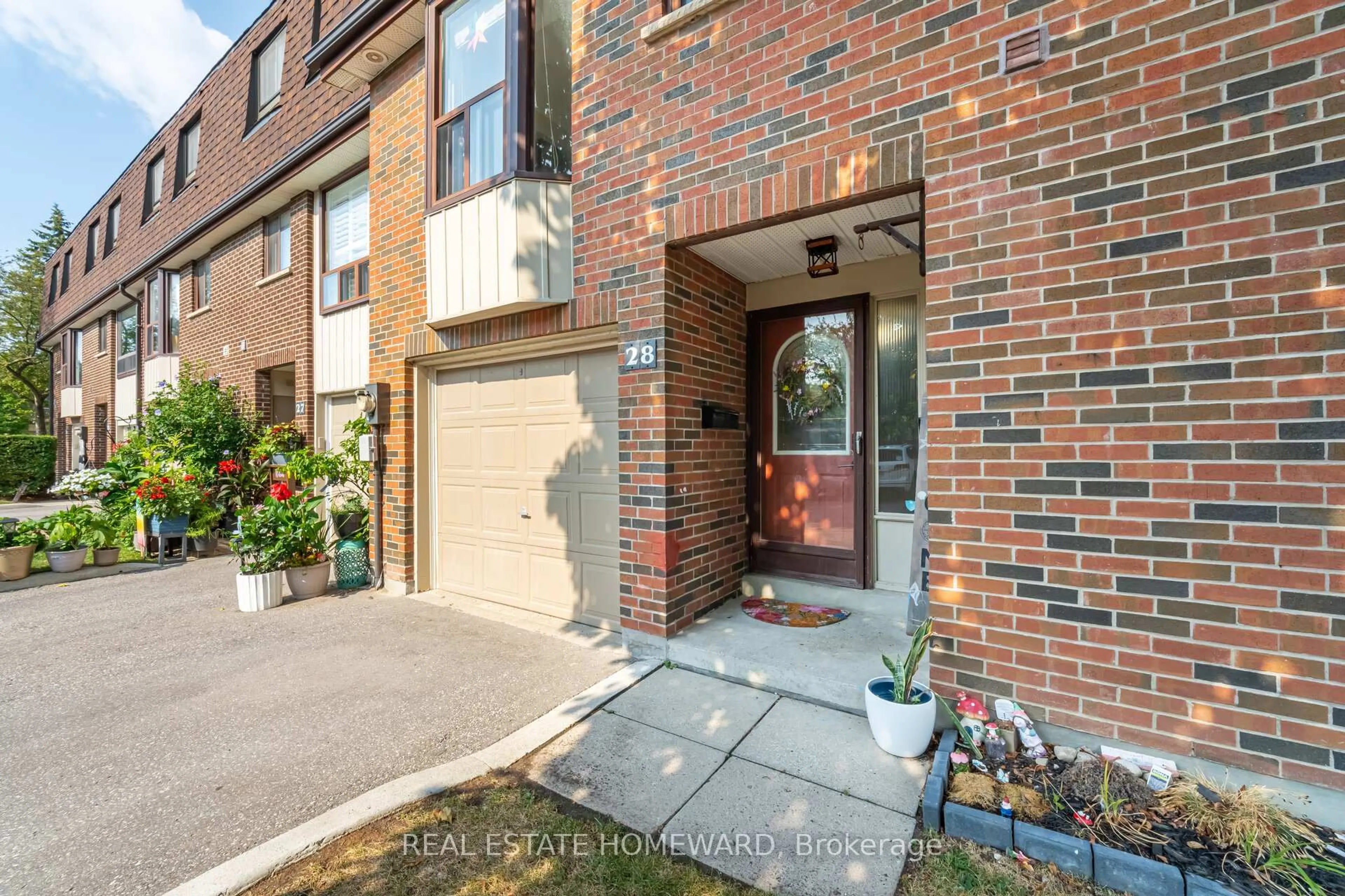 Home with brick exterior material, street for 229 Jeffery St #28, Whitby Ontario L1N 6E4