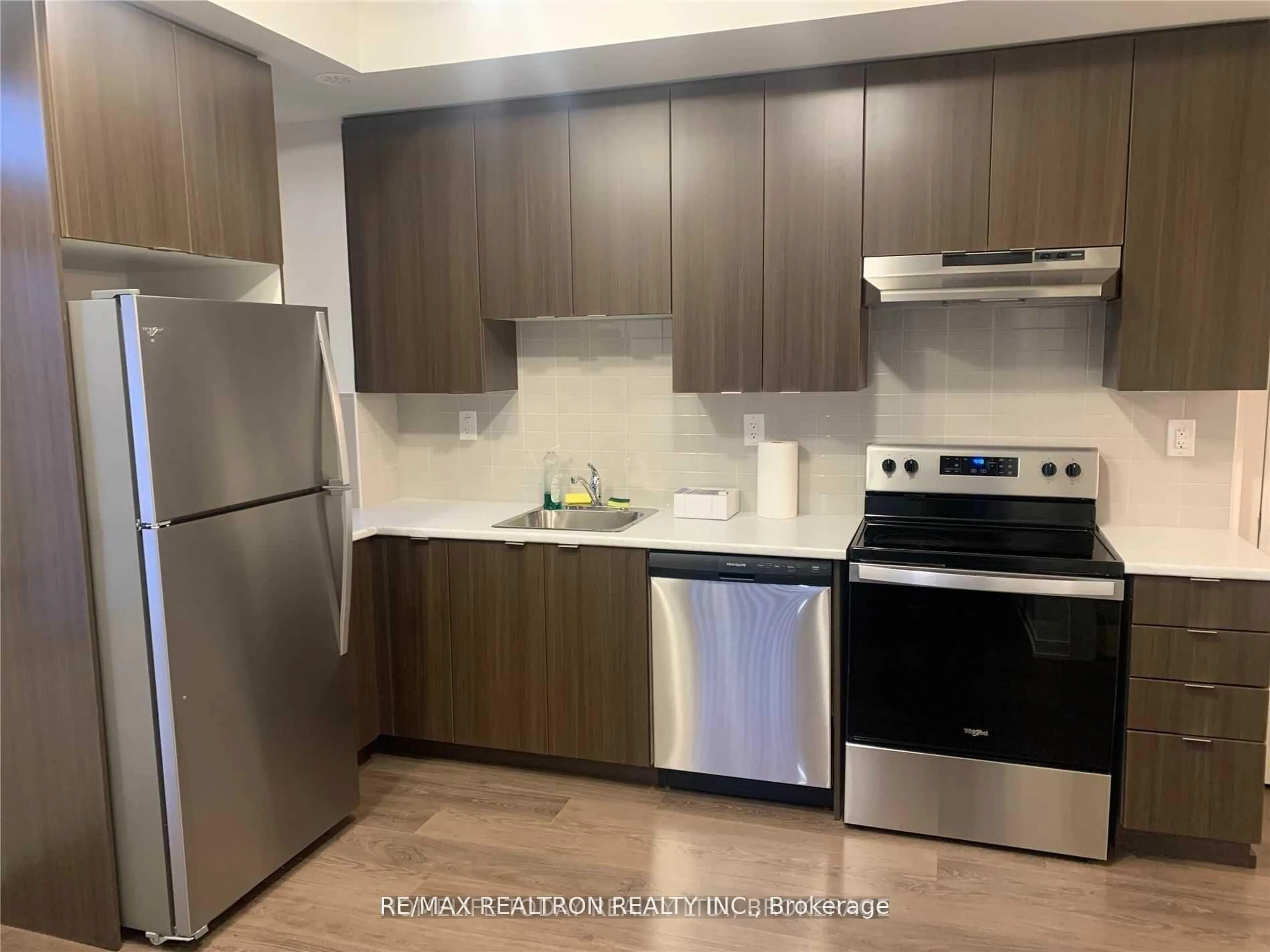 Standard kitchen, unknown for 50 Orchid Place Dr #4, Toronto Ontario M1B 0C4