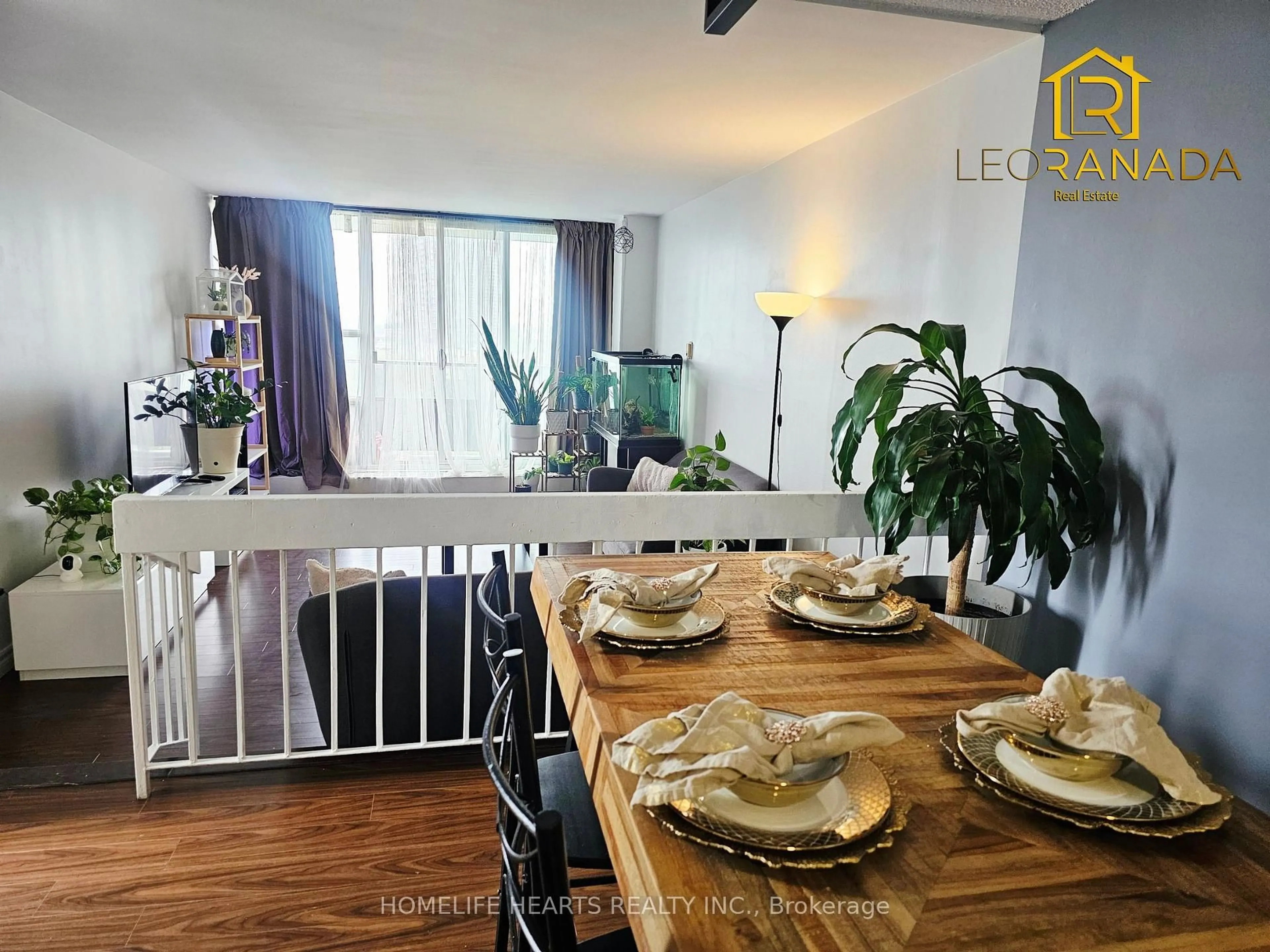 Dining room, wood/laminate floor for 4101 Sheppard Ave #1005, Toronto Ontario M1S 3H3