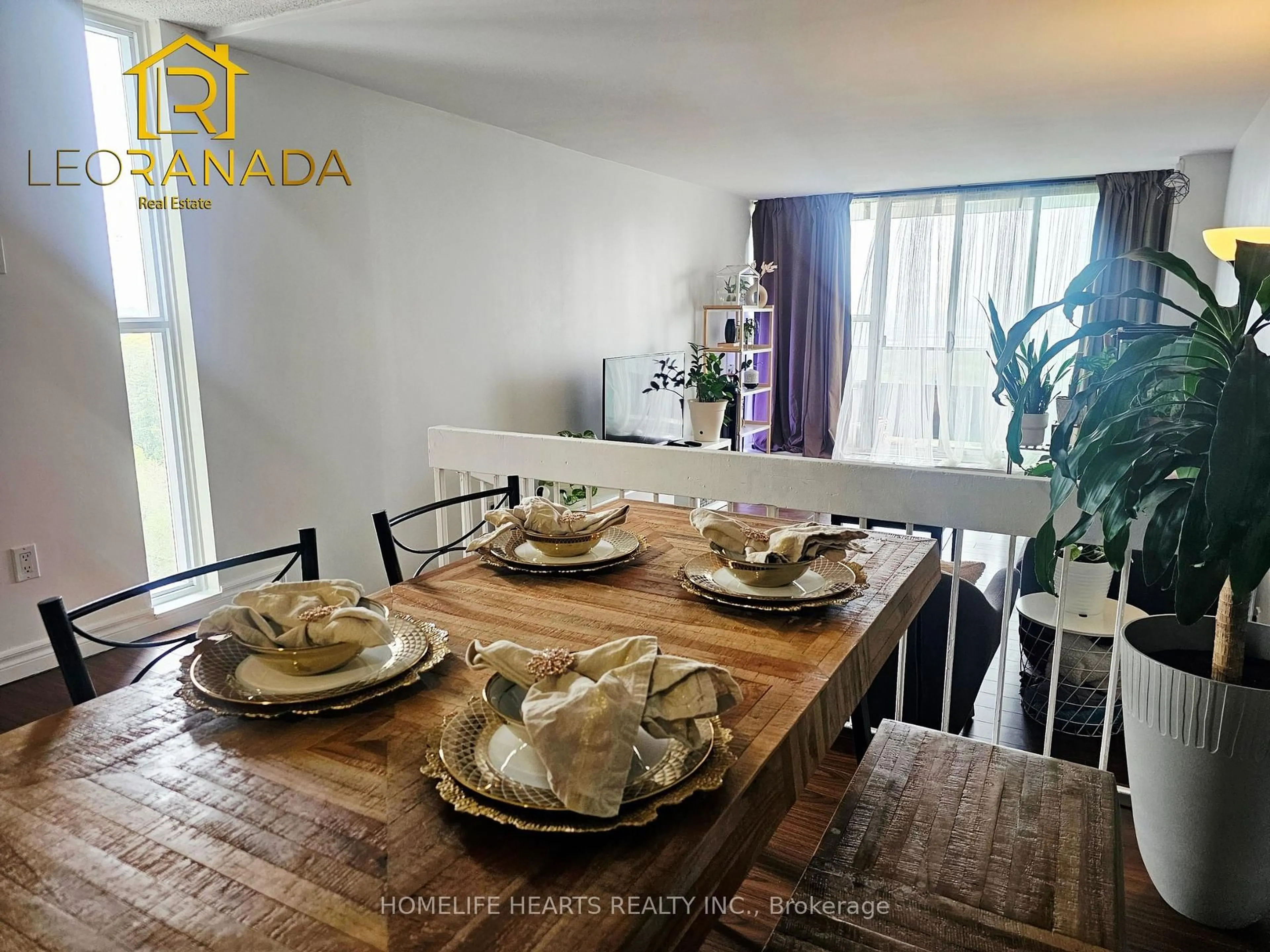 Dining room, wood/laminate floor for 4101 Sheppard Ave #1005, Toronto Ontario M1S 3H3