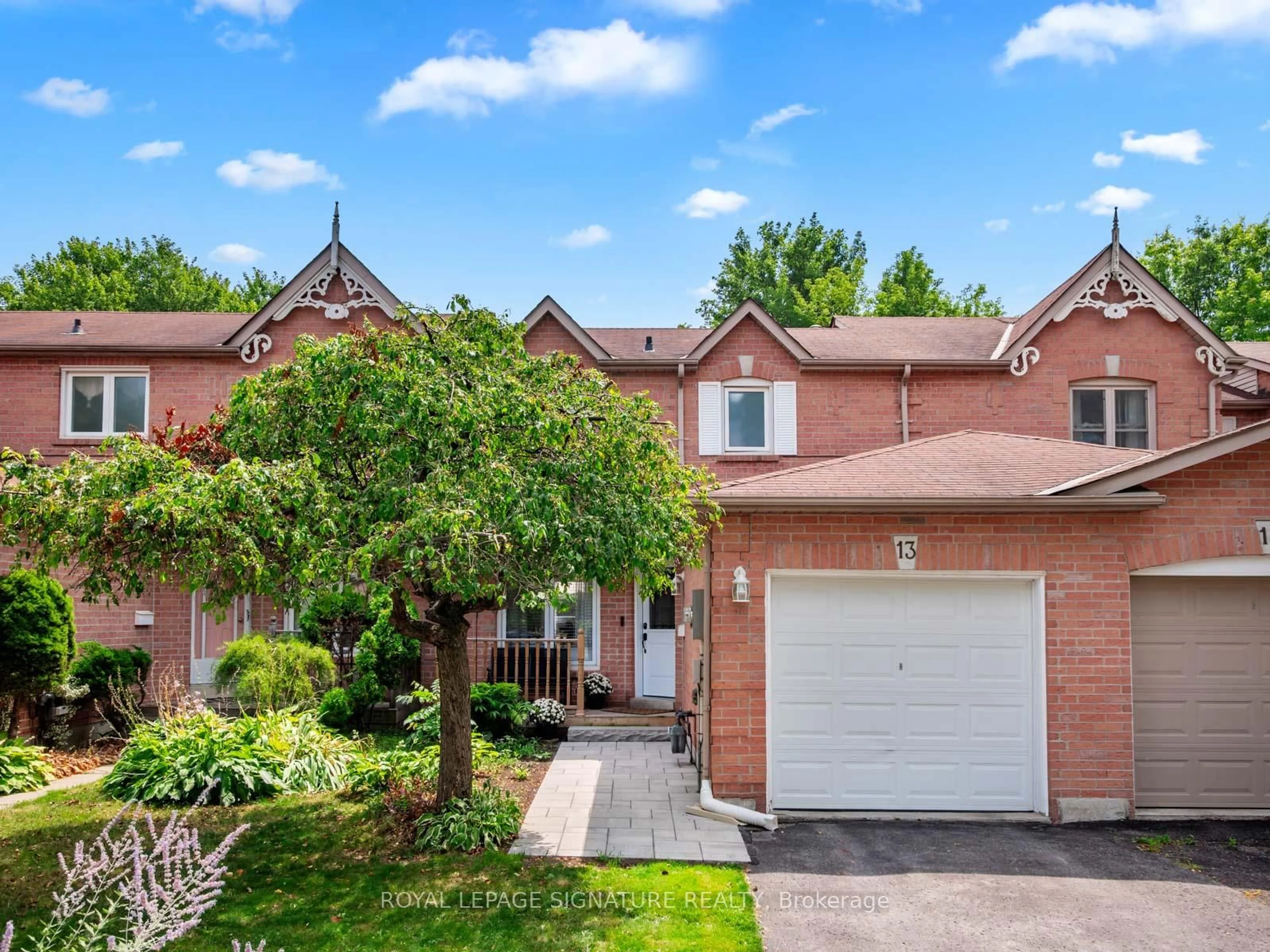 Home with brick exterior material, street for 13 Hillhurst Cres, Clarington Ontario L1E 2A5