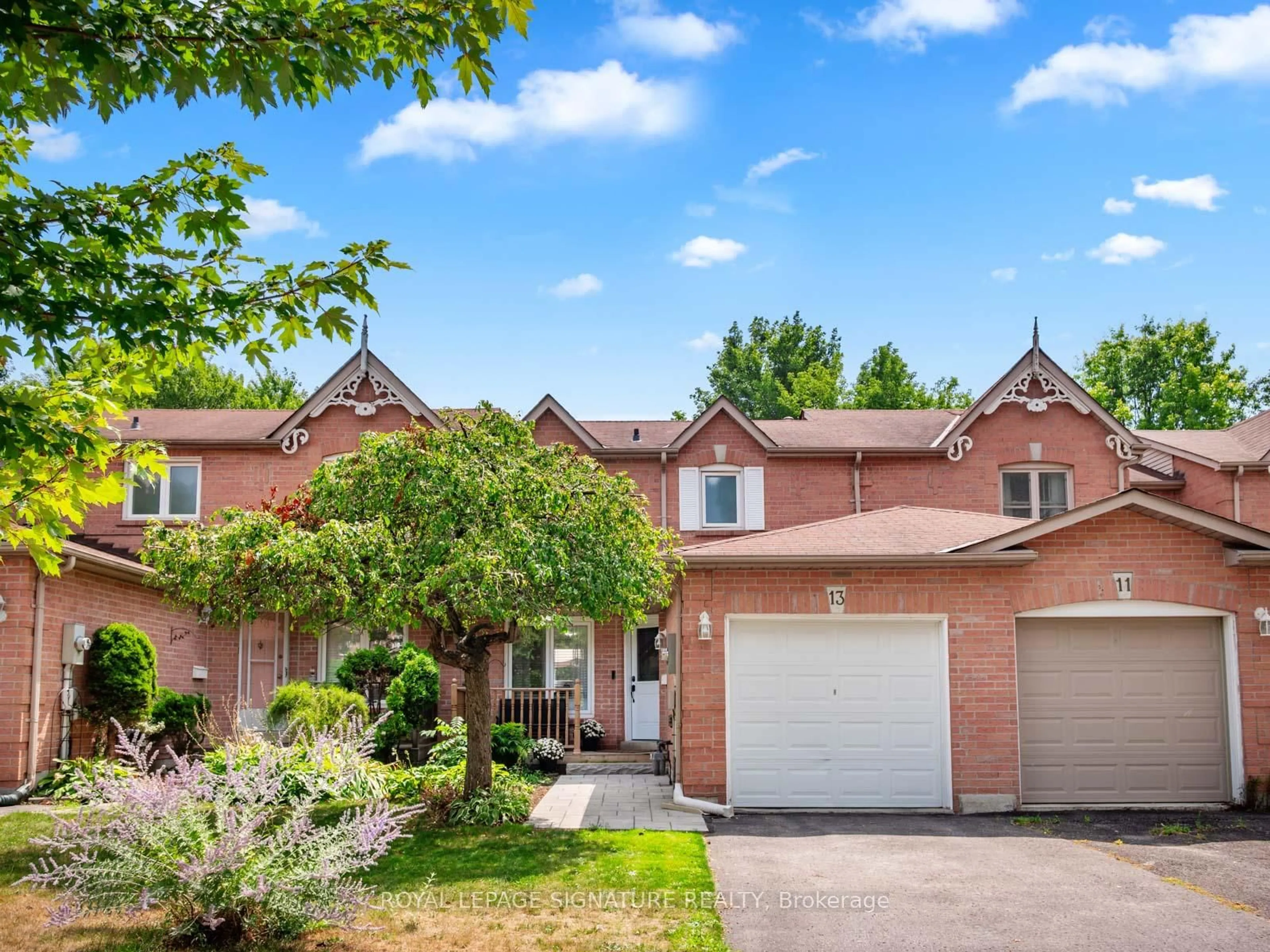 Home with brick exterior material, street for 13 Hillhurst Cres, Clarington Ontario L1E 2A5