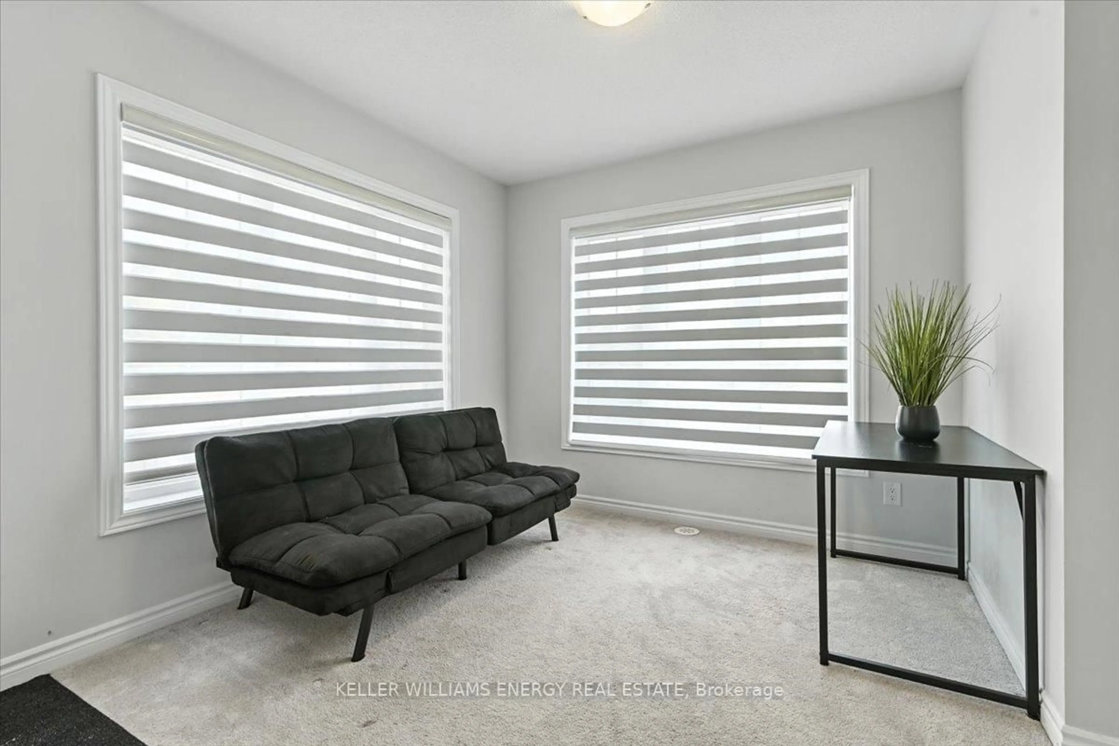 A pic of a room for 44 Porcelain Way, Whitby Ontario L1R 0R6