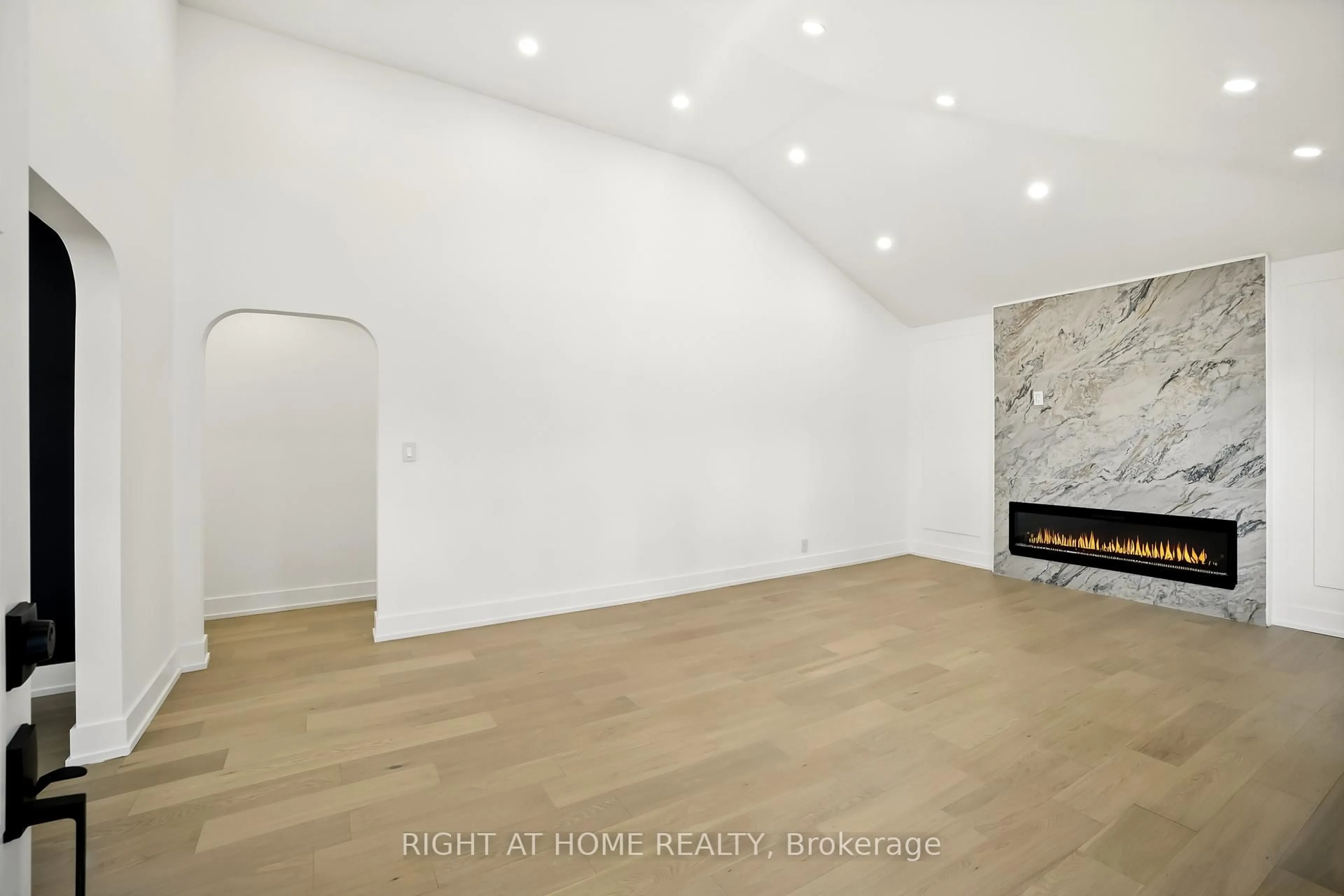 A pic of a room for 1416 Nash Rd, Clarington Ontario L1E 2K1