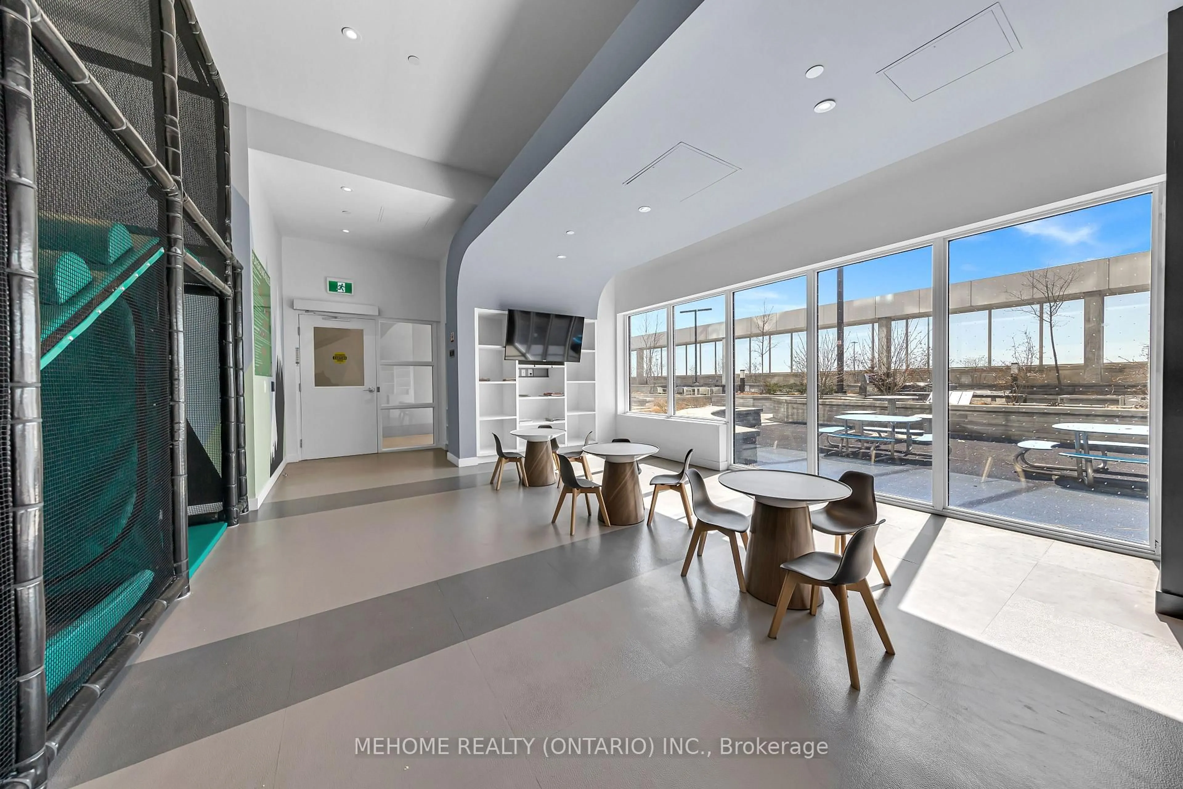 Indoor foyer for 2031 KENNEDY Rd #3326, Toronto Ontario M1T 0B8