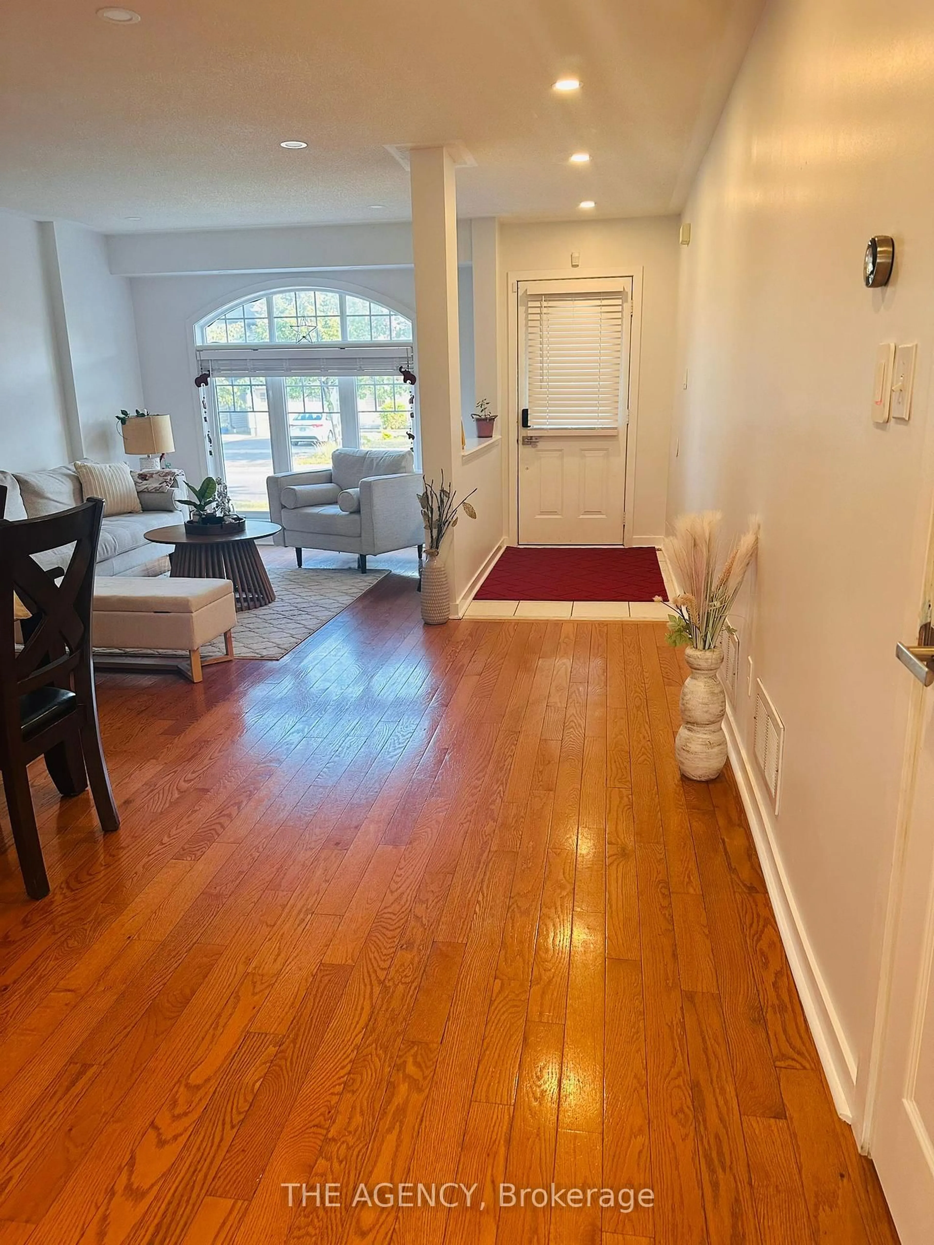 Indoor entryway for 12 Robert Attersley Dr, Whitby Ontario L1R 3E3