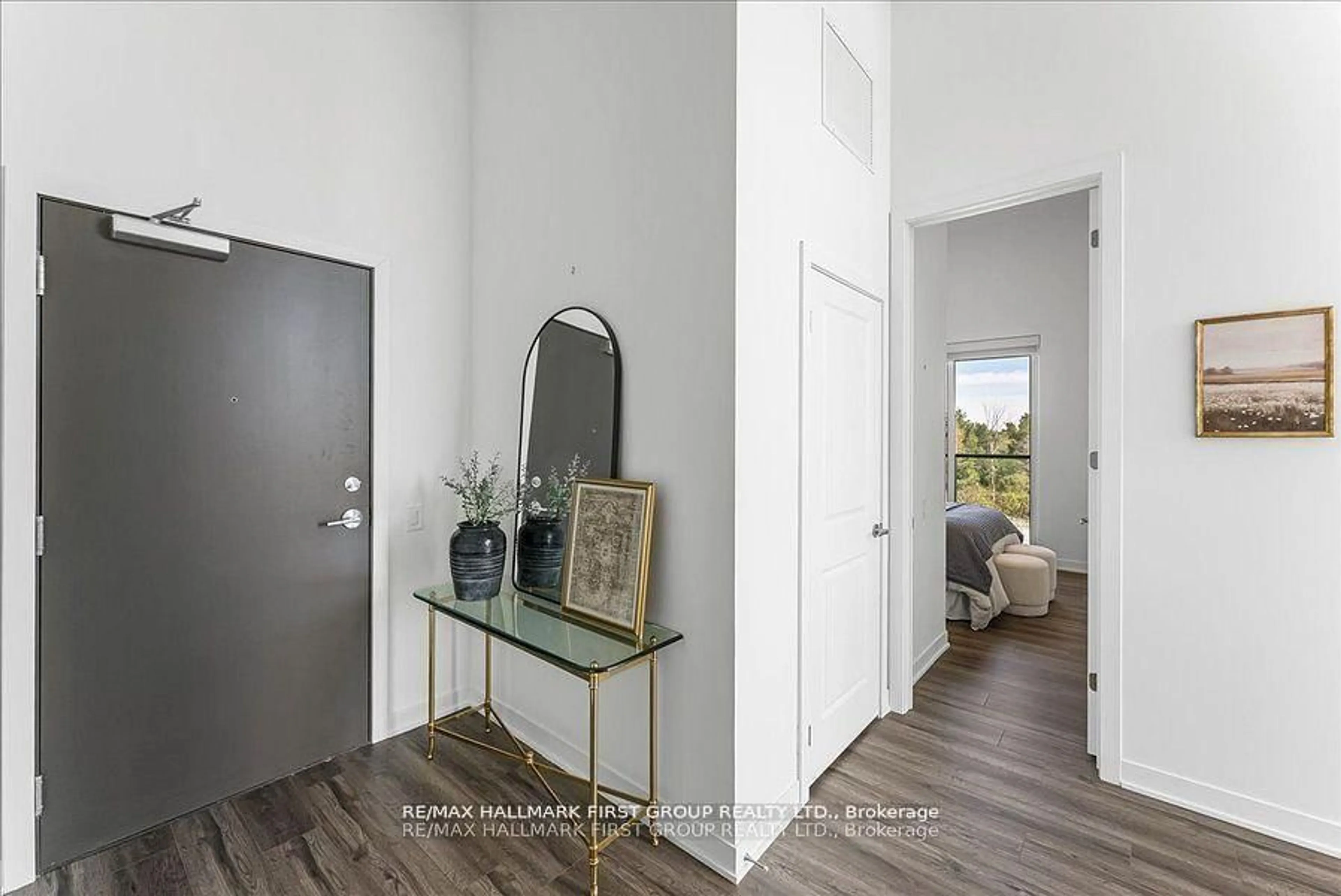 Indoor entryway for 385 Arctic Red Dr #409, Oshawa Ontario L1L 0W9