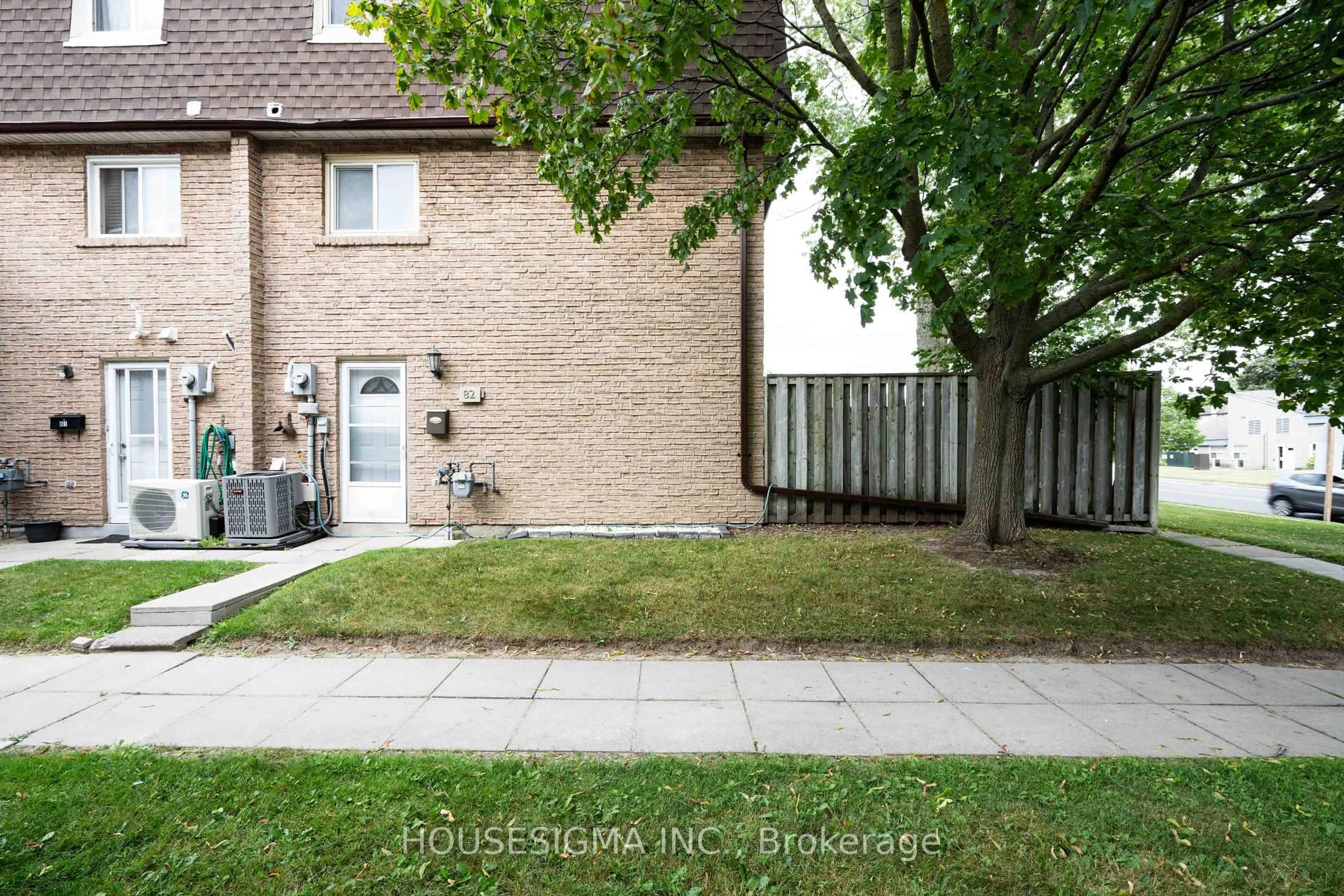 Patio, street for 321 Blackthorn St #82, Oshawa Ontario L1K 1L3