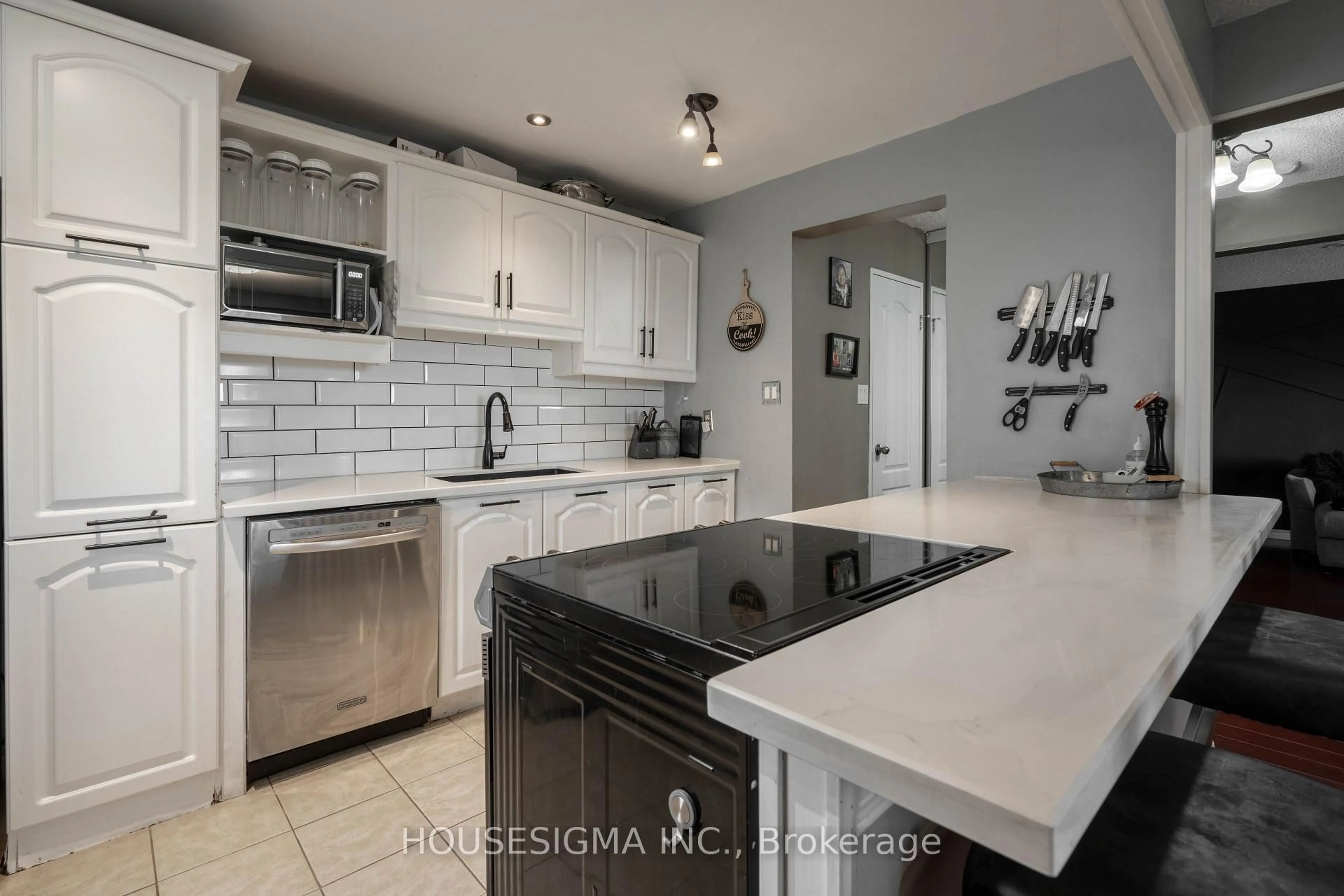 Open concept kitchen, ceramic/tile floor for 321 Blackthorn St #82, Oshawa Ontario L1K 1L3