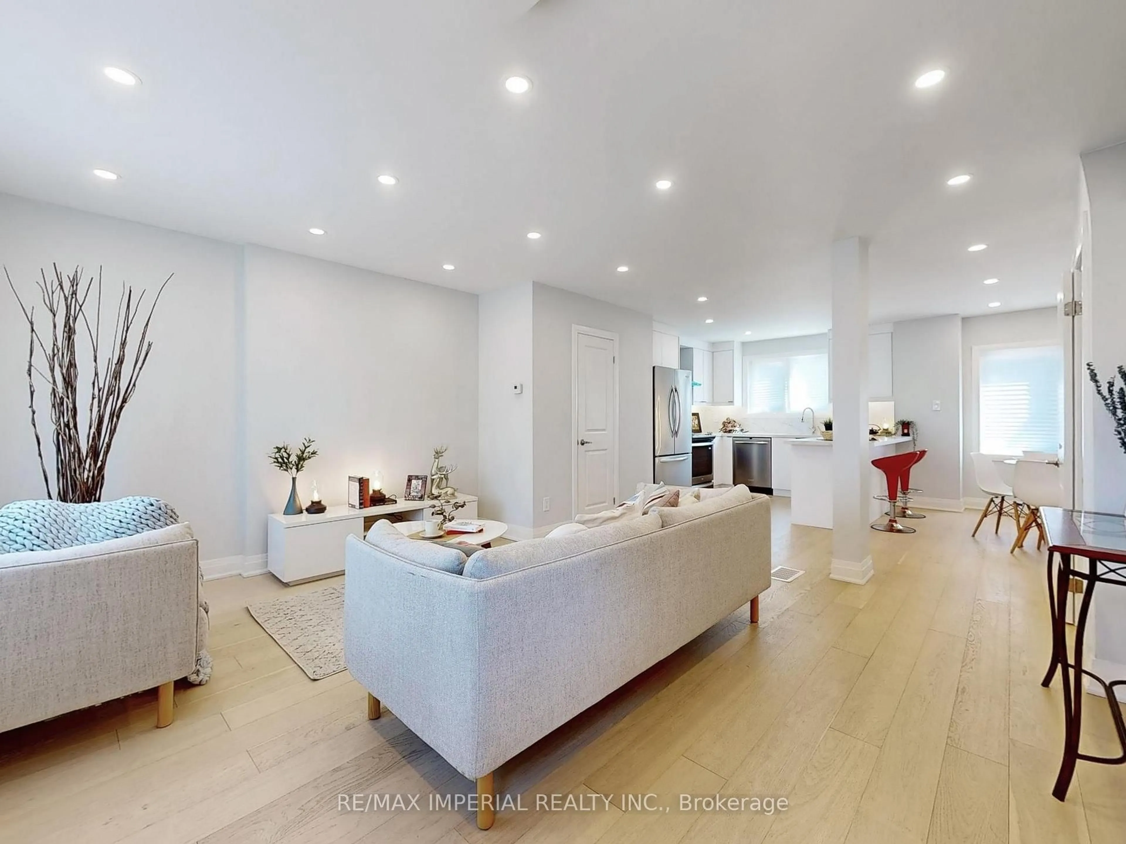 Unknown for 9 Lesmount Ave, Toronto Ontario M4J 3V5